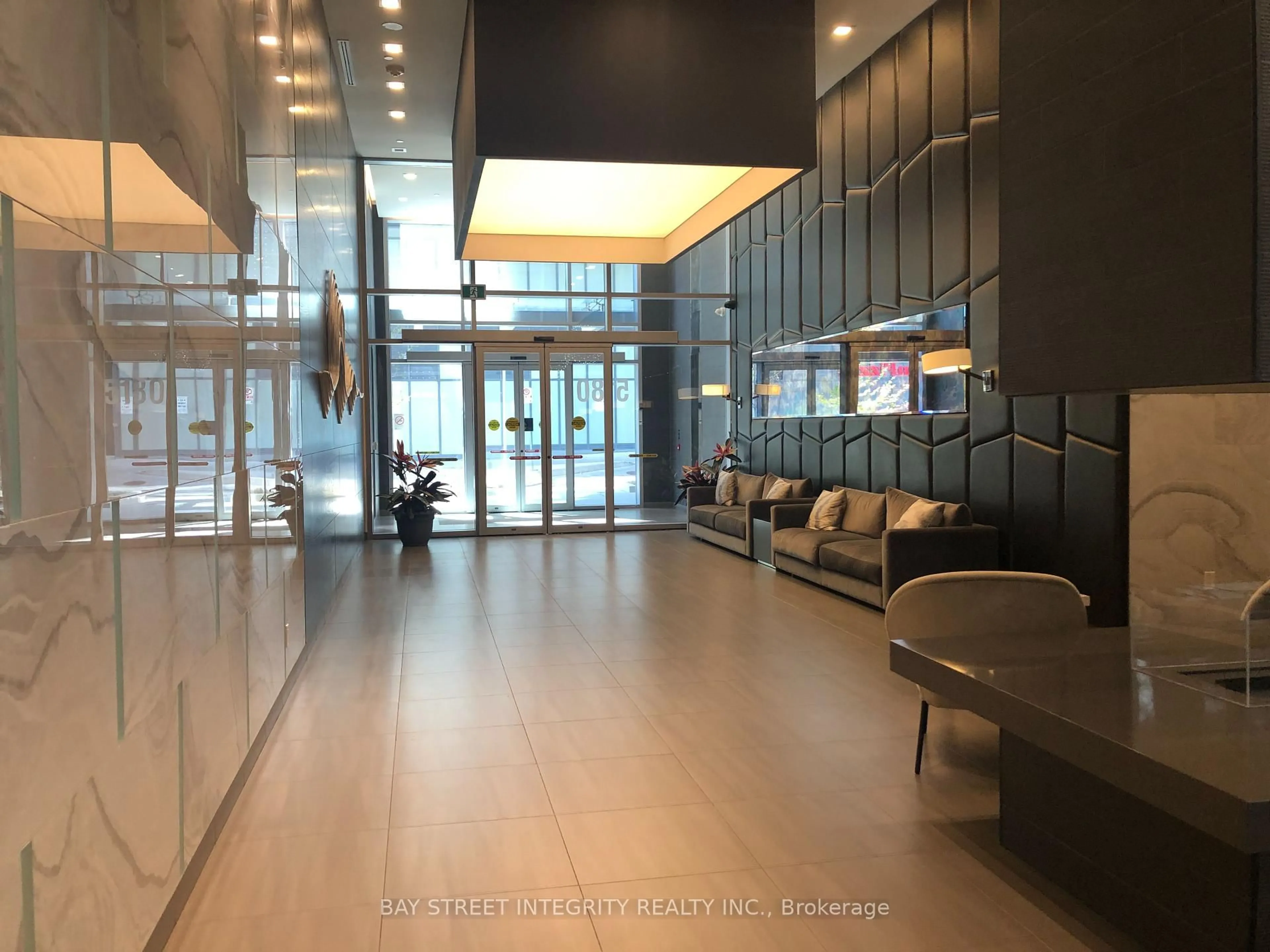 Indoor foyer for 5180 Yonge St #2206, Toronto Ontario M2N 0K5