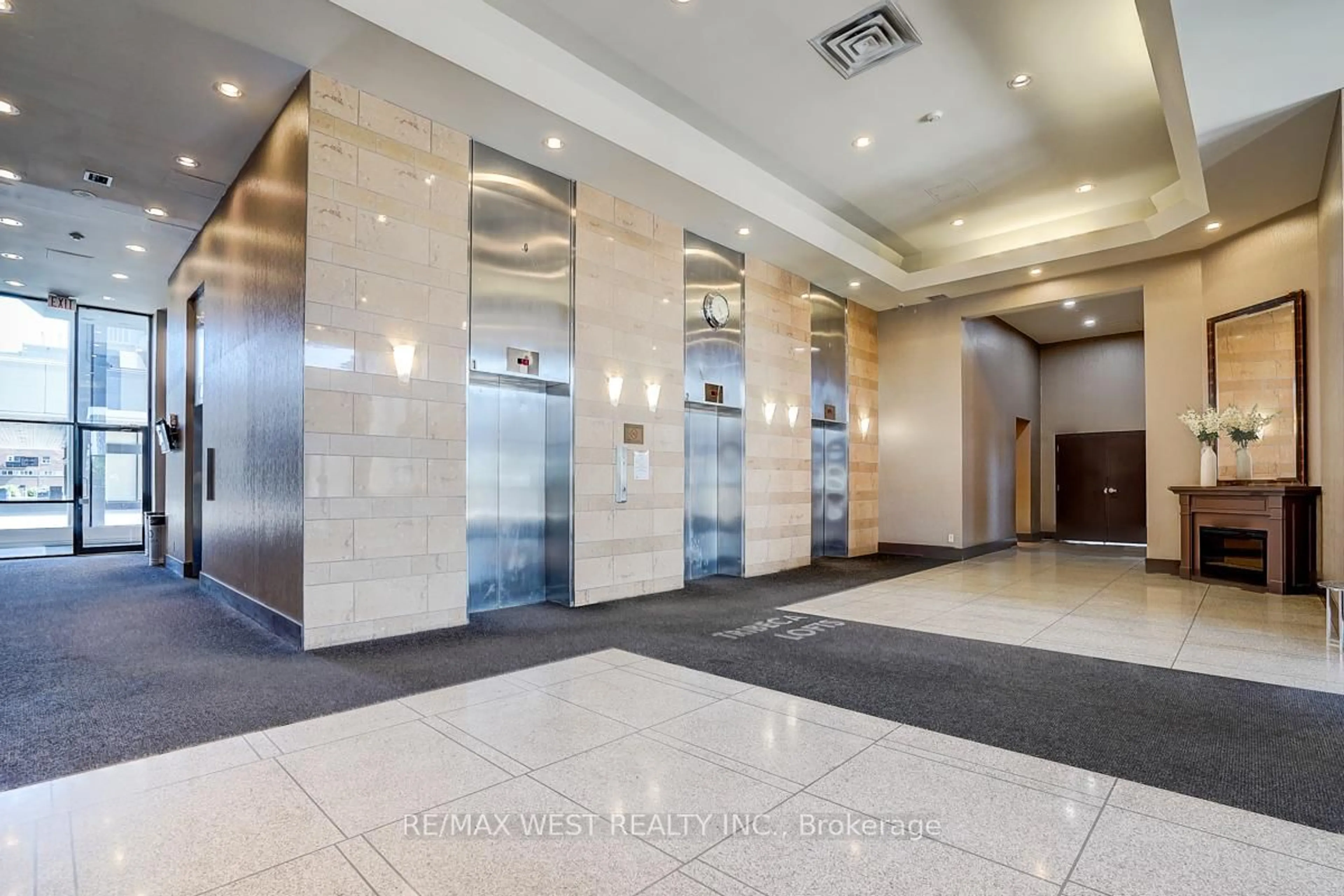 Indoor foyer for 797 Don Mills Rd #1001, Toronto Ontario M3C 1V1