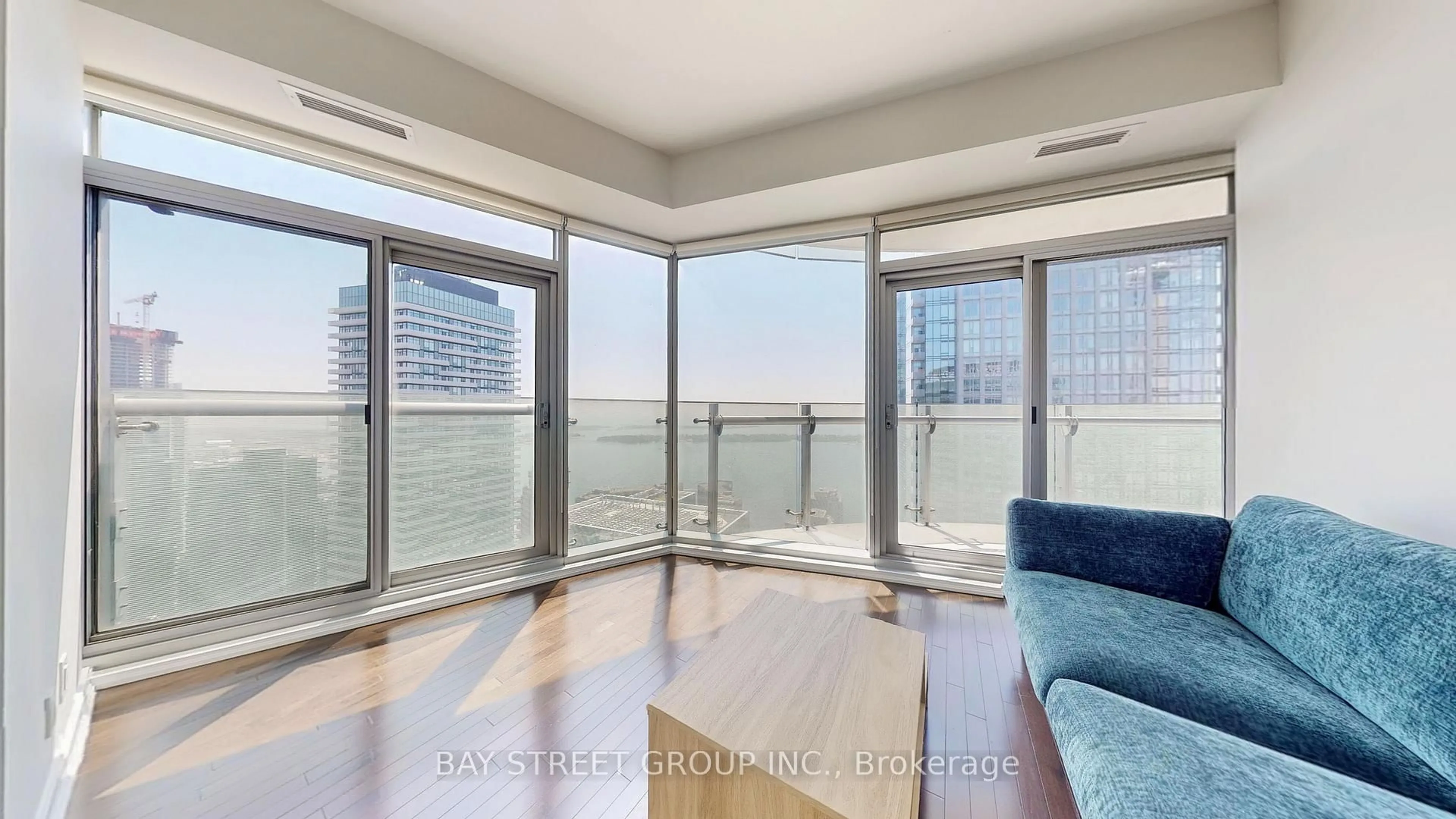 Unknown for 14 York St #5903, Toronto Ontario M5J 0B1