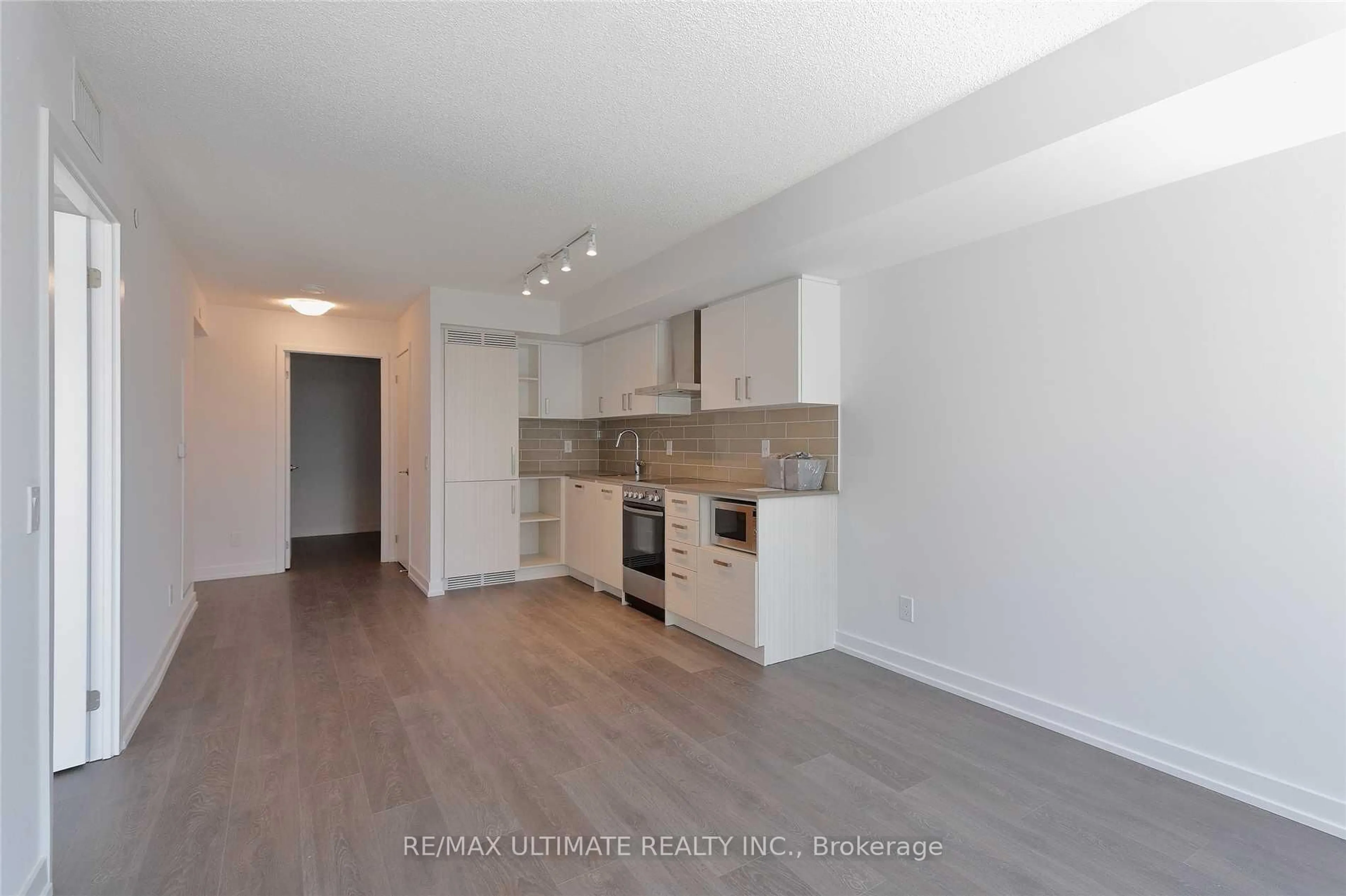 Unknown for 125 Redpath Ave #802, Toronto Ontario M4S 0B5