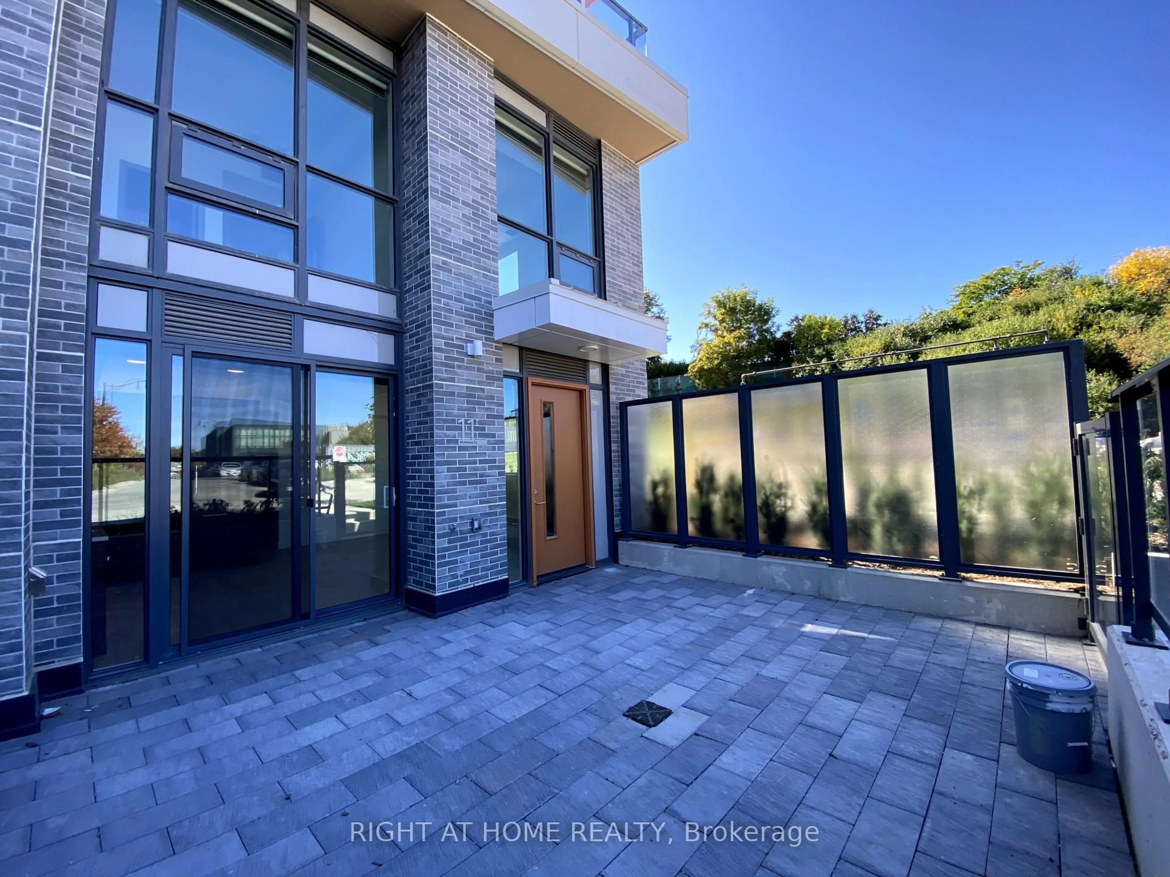 Unknown for 11 McMahon Dr #106, Toronto Ontario M2K 1H8