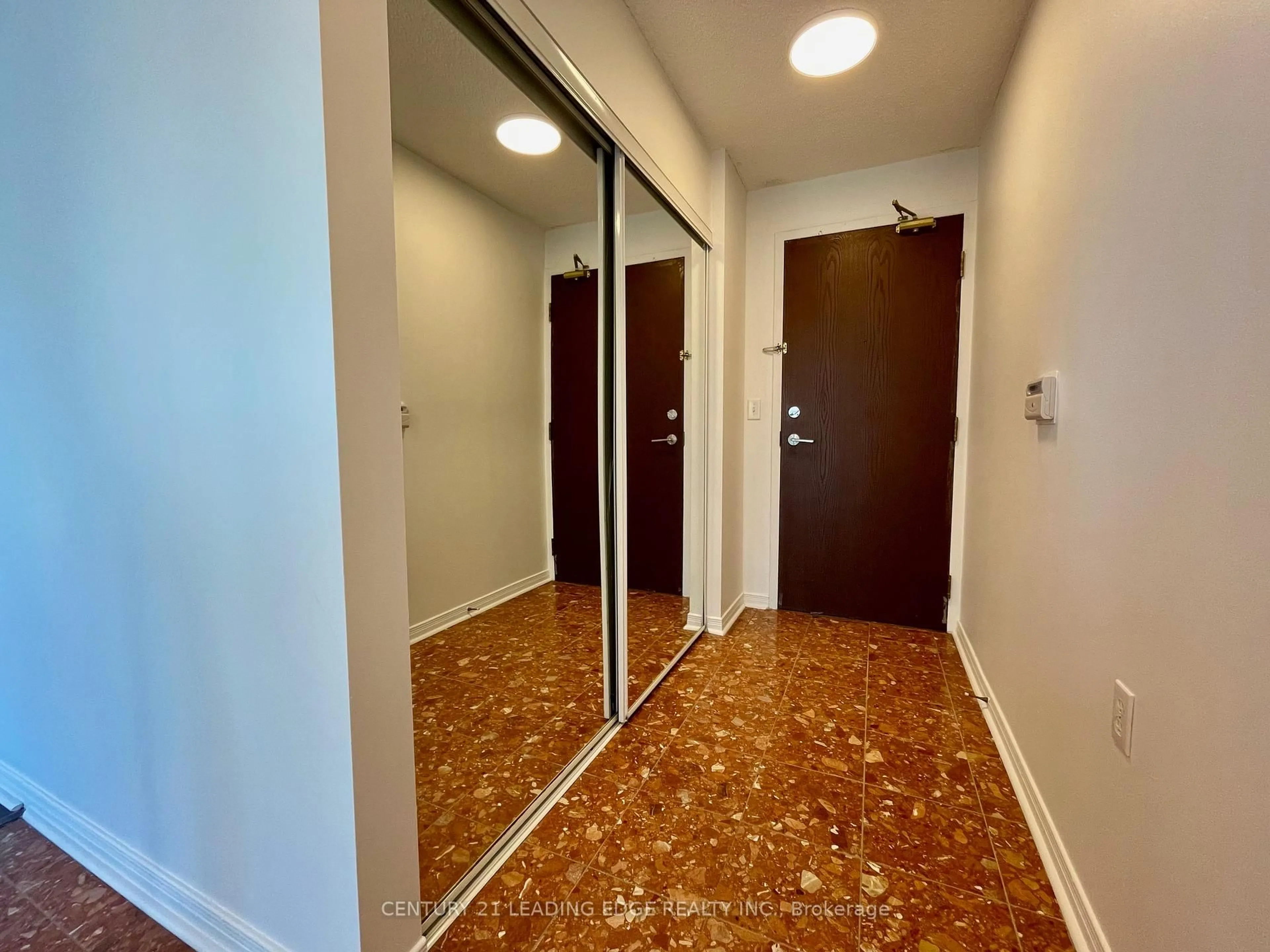 Indoor entryway for 28 Olive Ave #1611, Toronto Ontario M2N 7E6