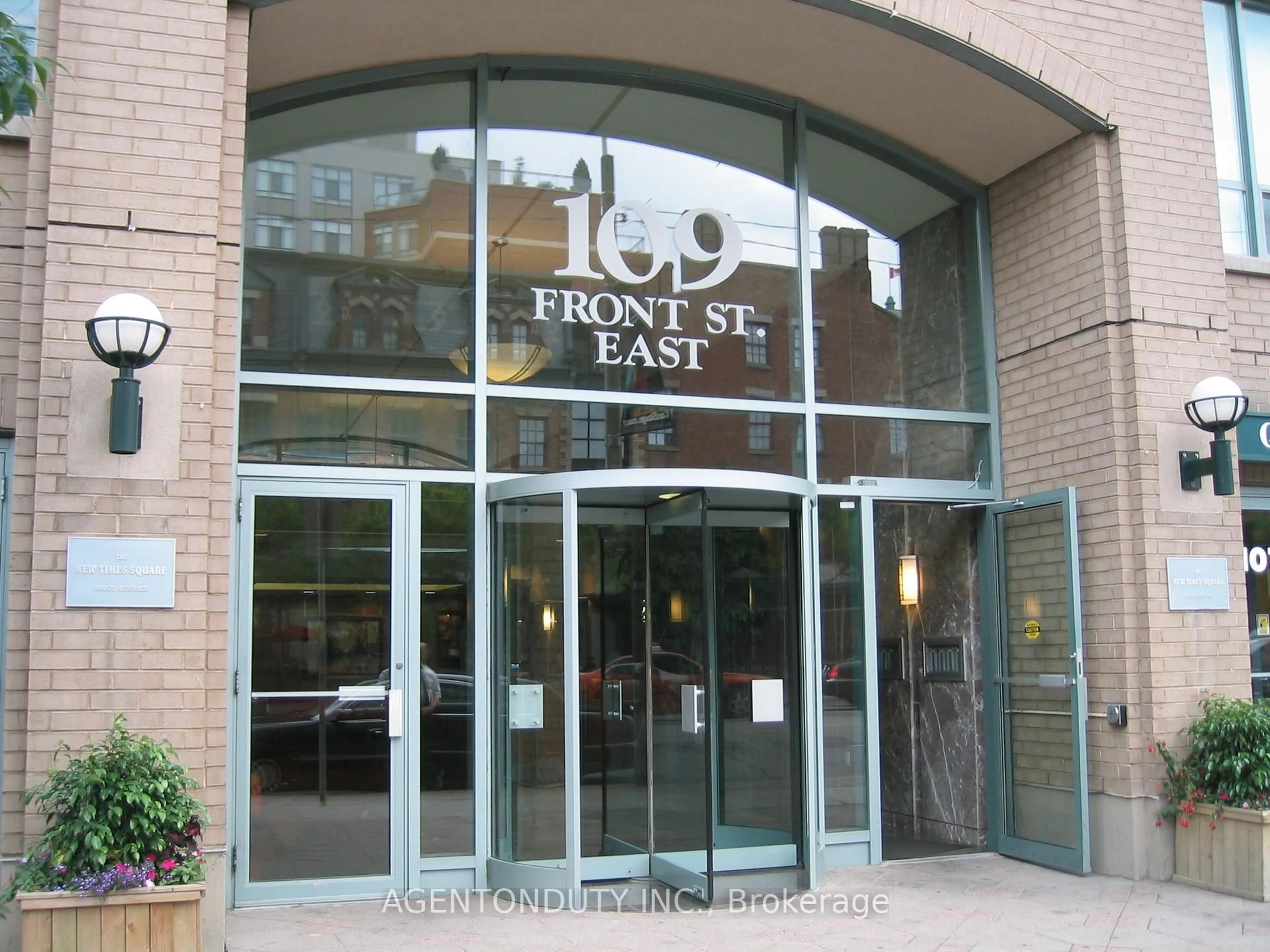 Lobby for 109 Front St #529, Toronto Ontario M5A 4P7
