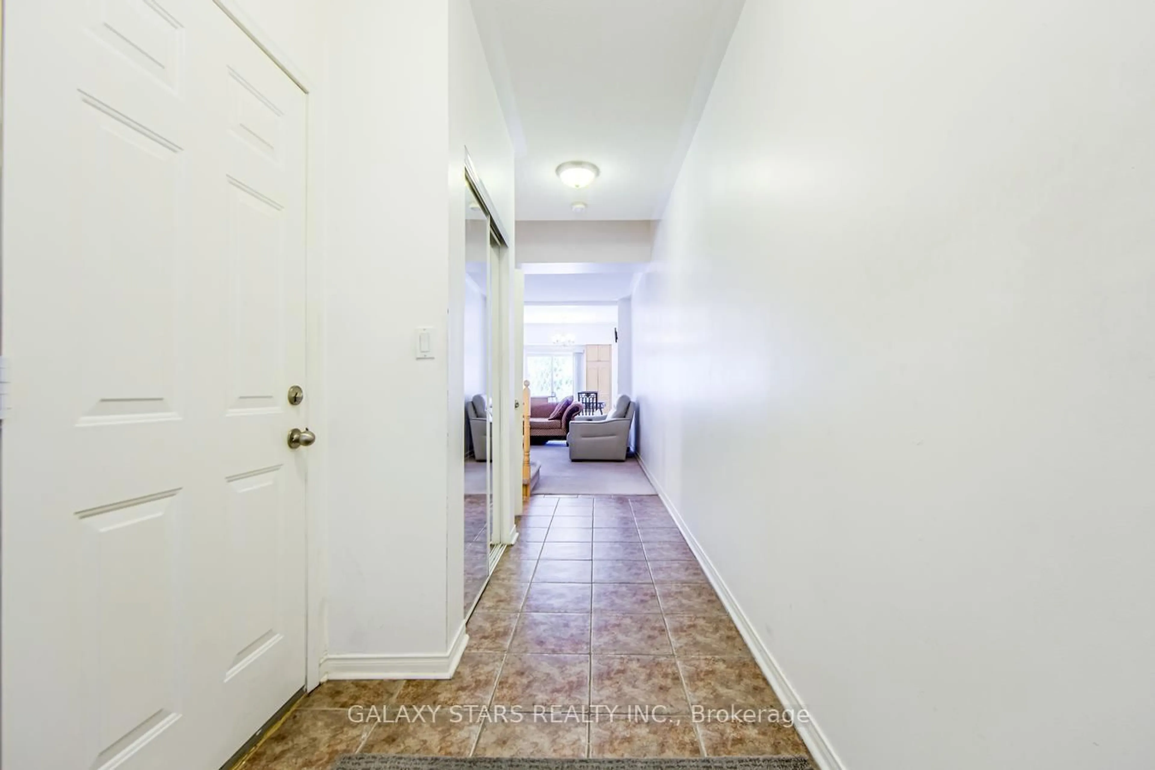 Indoor entryway for 48 Tisdale Ave, Toronto Ontario M4A 2Y3