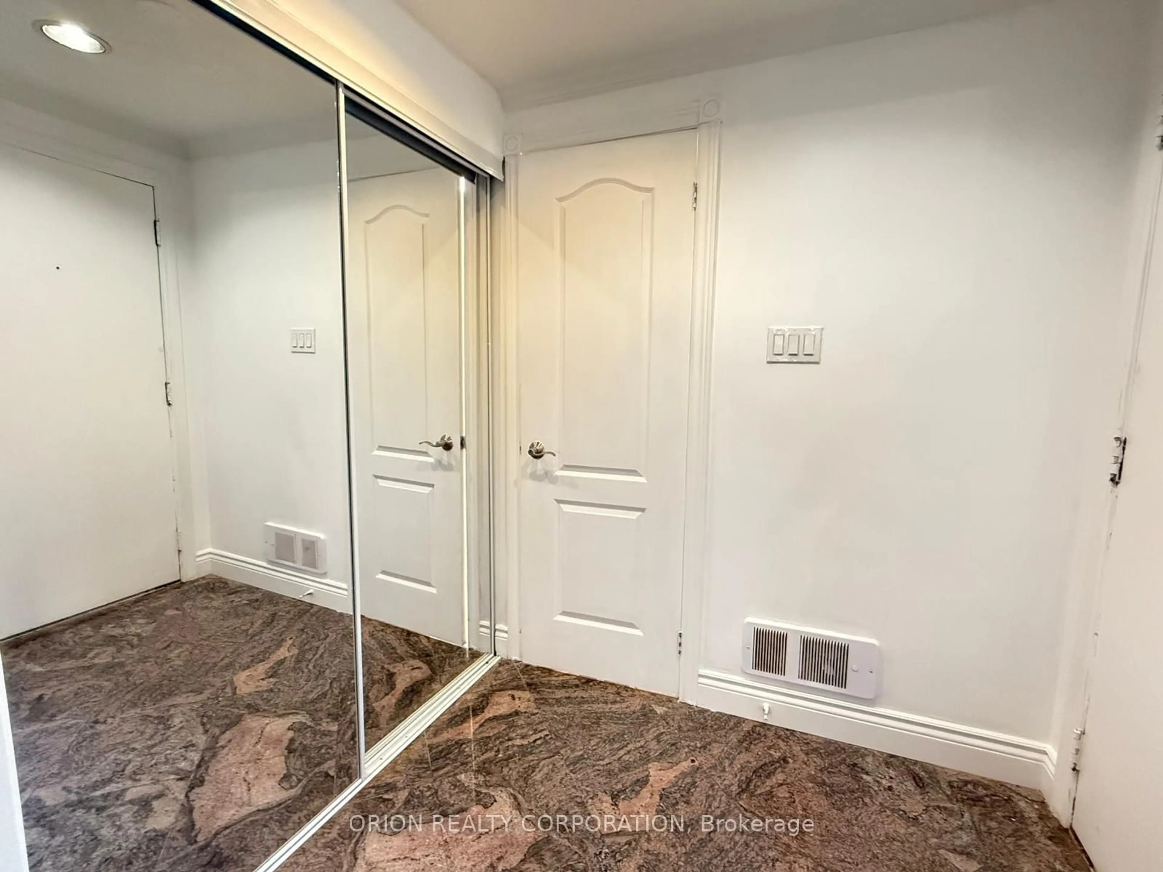 A pic of a room for 20 Antibes Dr, Toronto Ontario M2R 3K3