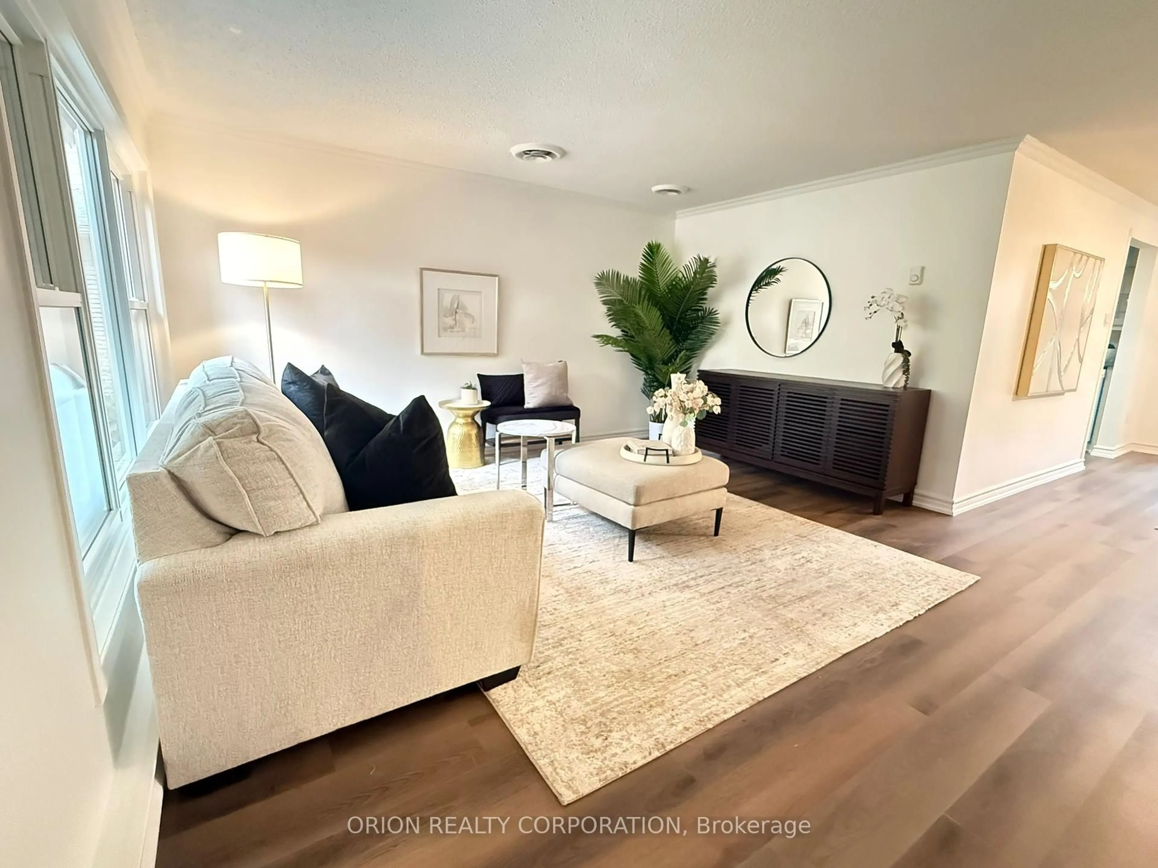 Living room with furniture, unknown for 20 Antibes Dr, Toronto Ontario M2R 3K3