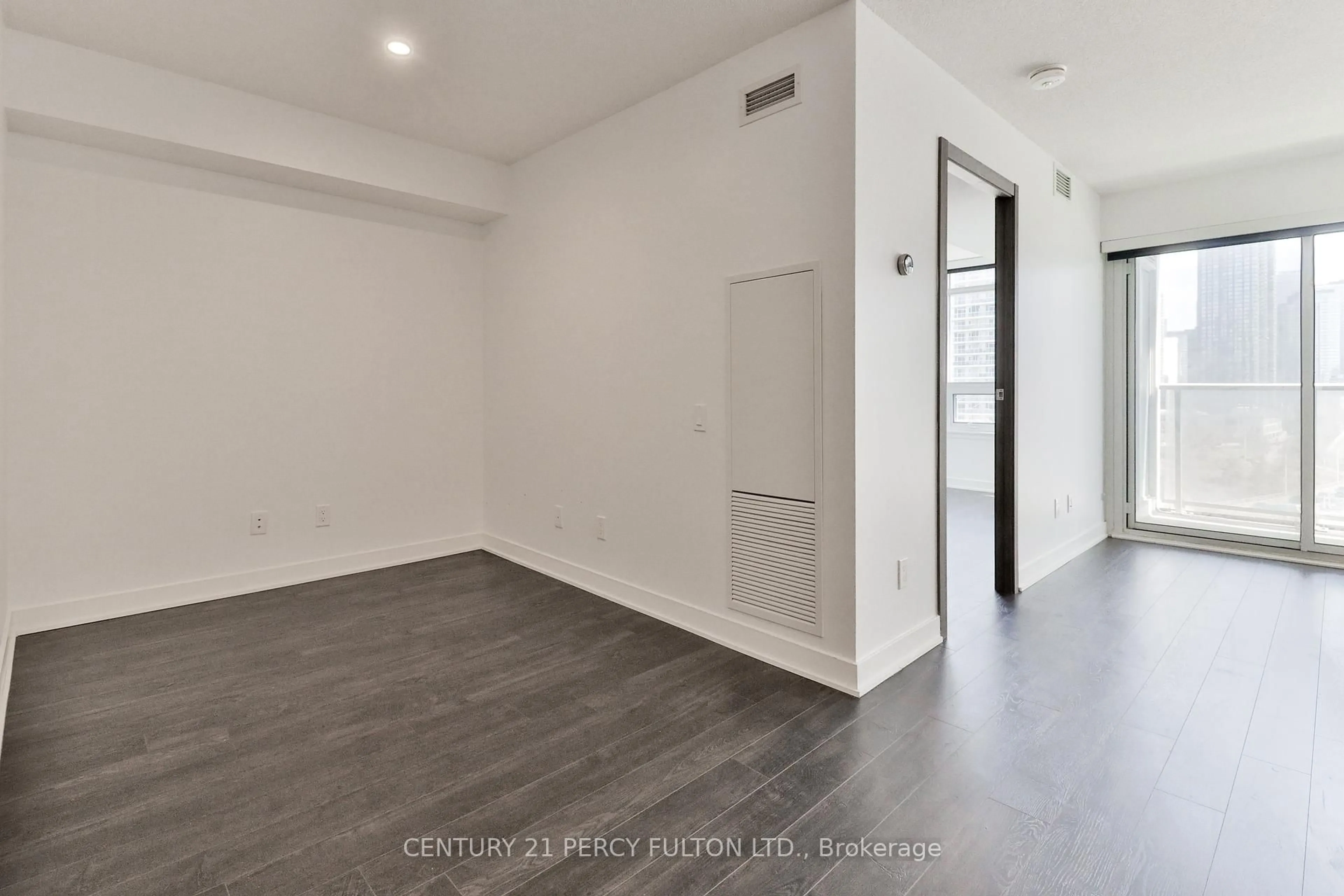 A pic of a room for 19 Bathurst St #1107, Toronto Ontario M5V 0N2
