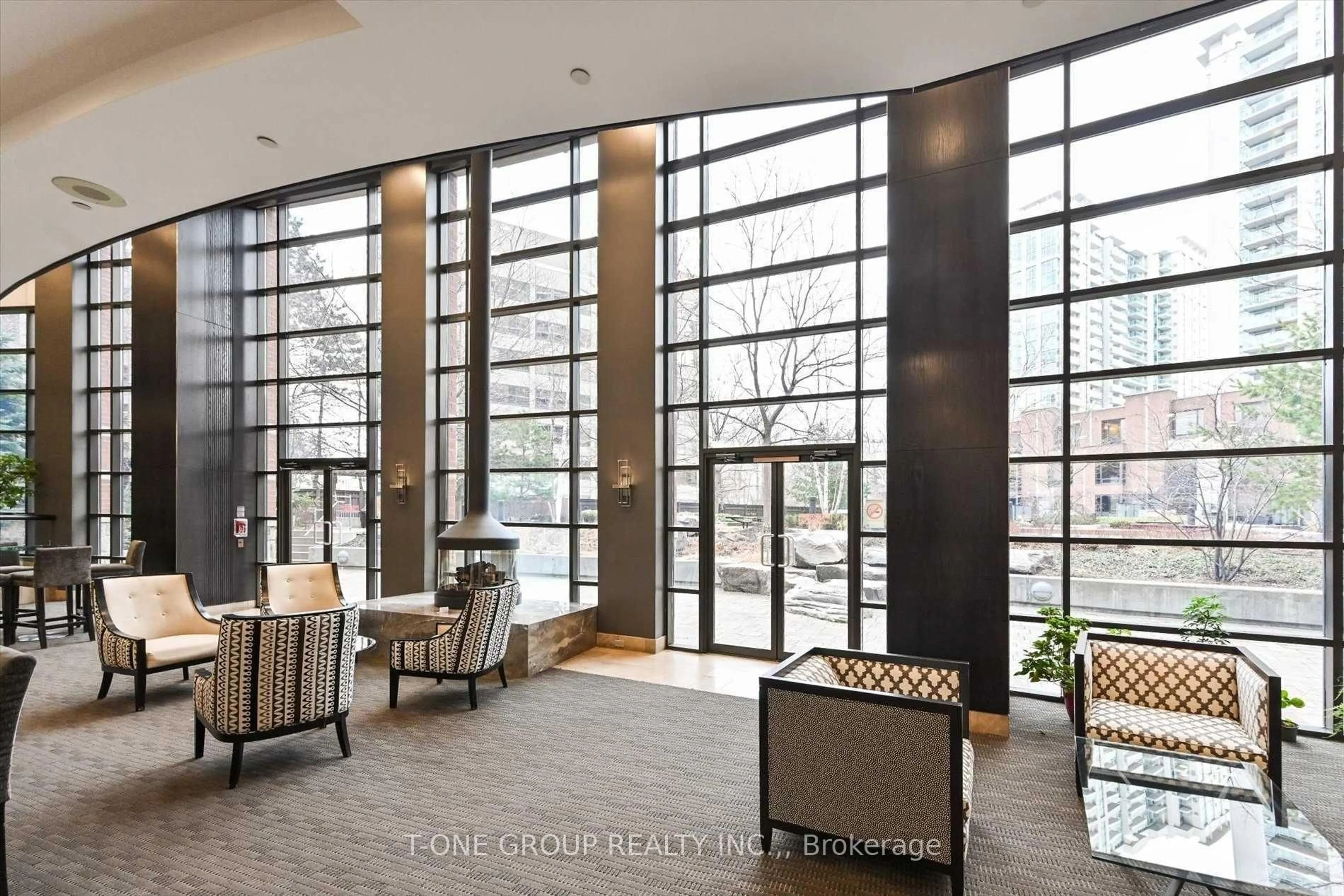 Indoor foyer for 33 Sheppard Ave #201, Toronto Ontario M2N 7K1