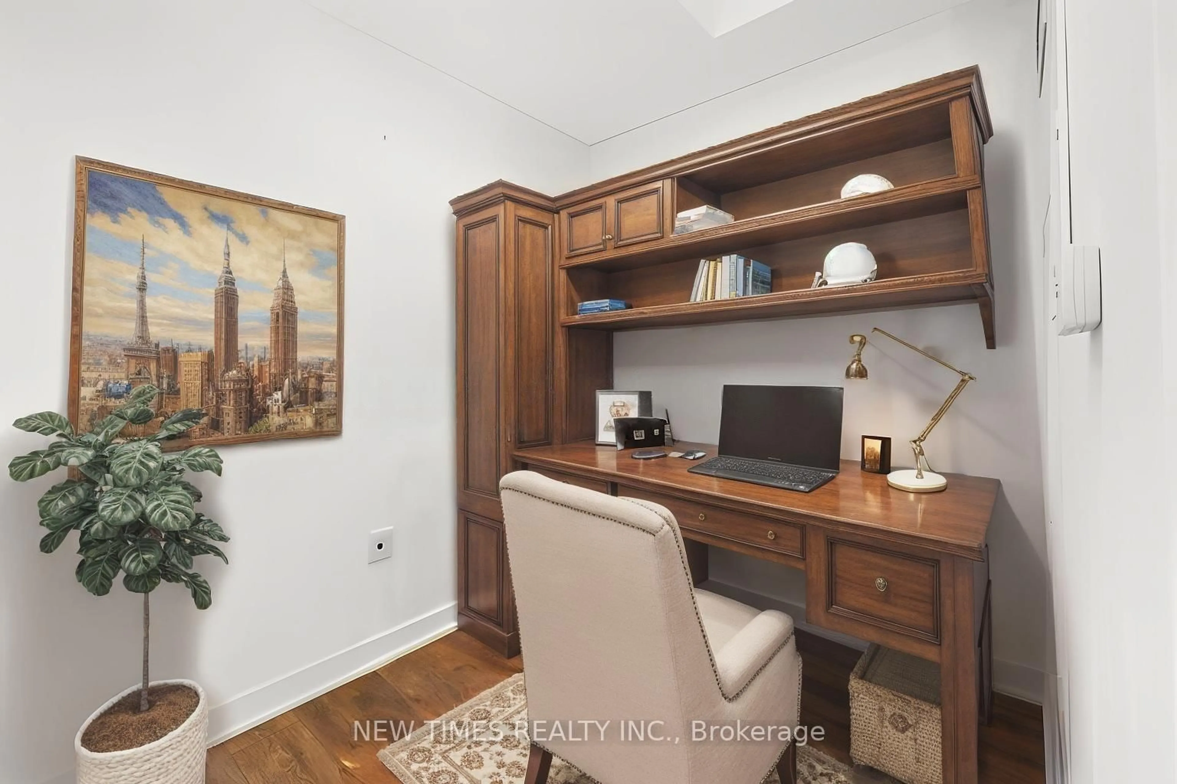 A pic of a room for 125 Blue Jays Way #4001, Toronto Ontario M5V 0N5