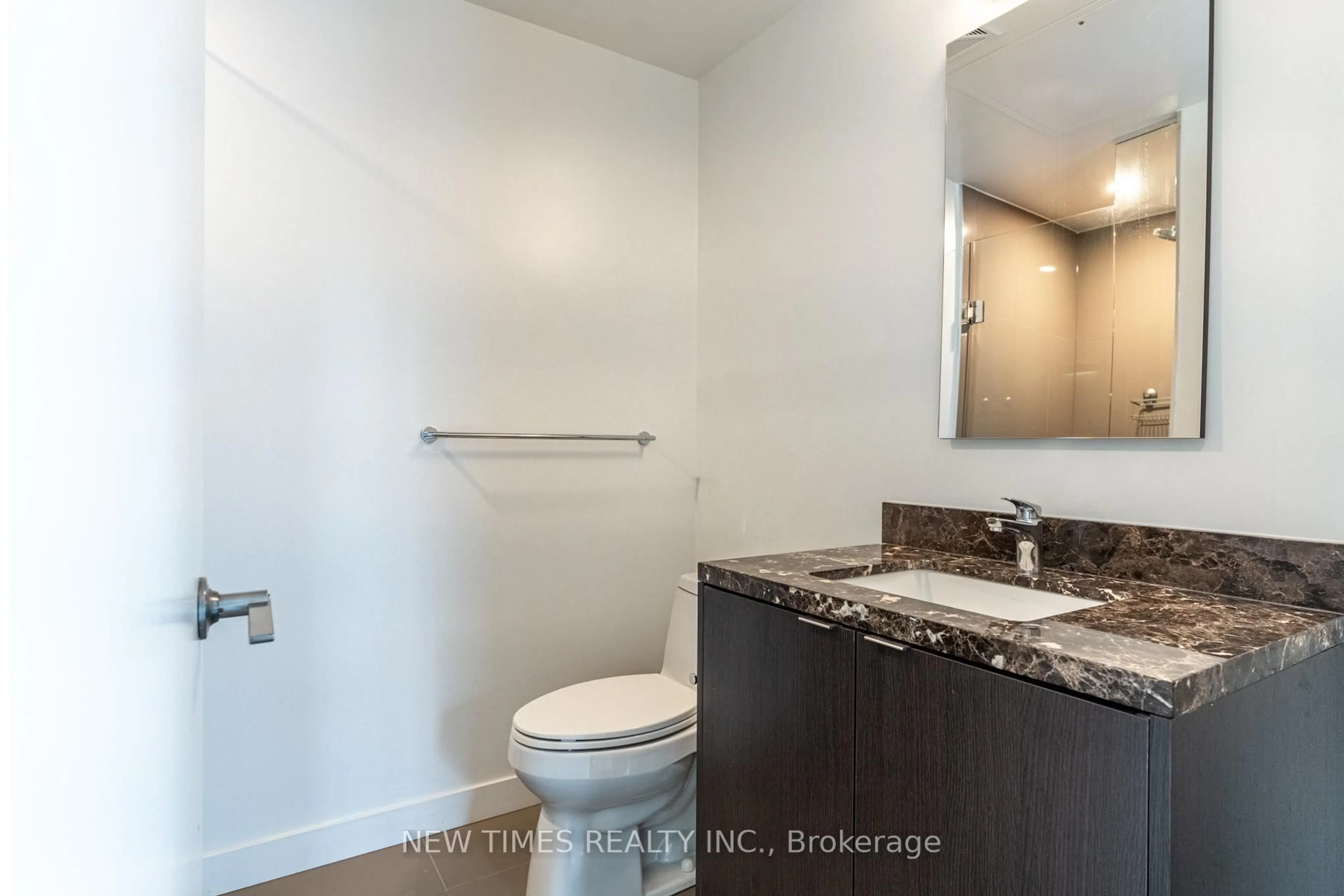 Standard bathroom, unknown for 125 Blue Jays Way #4001, Toronto Ontario M5V 0N5