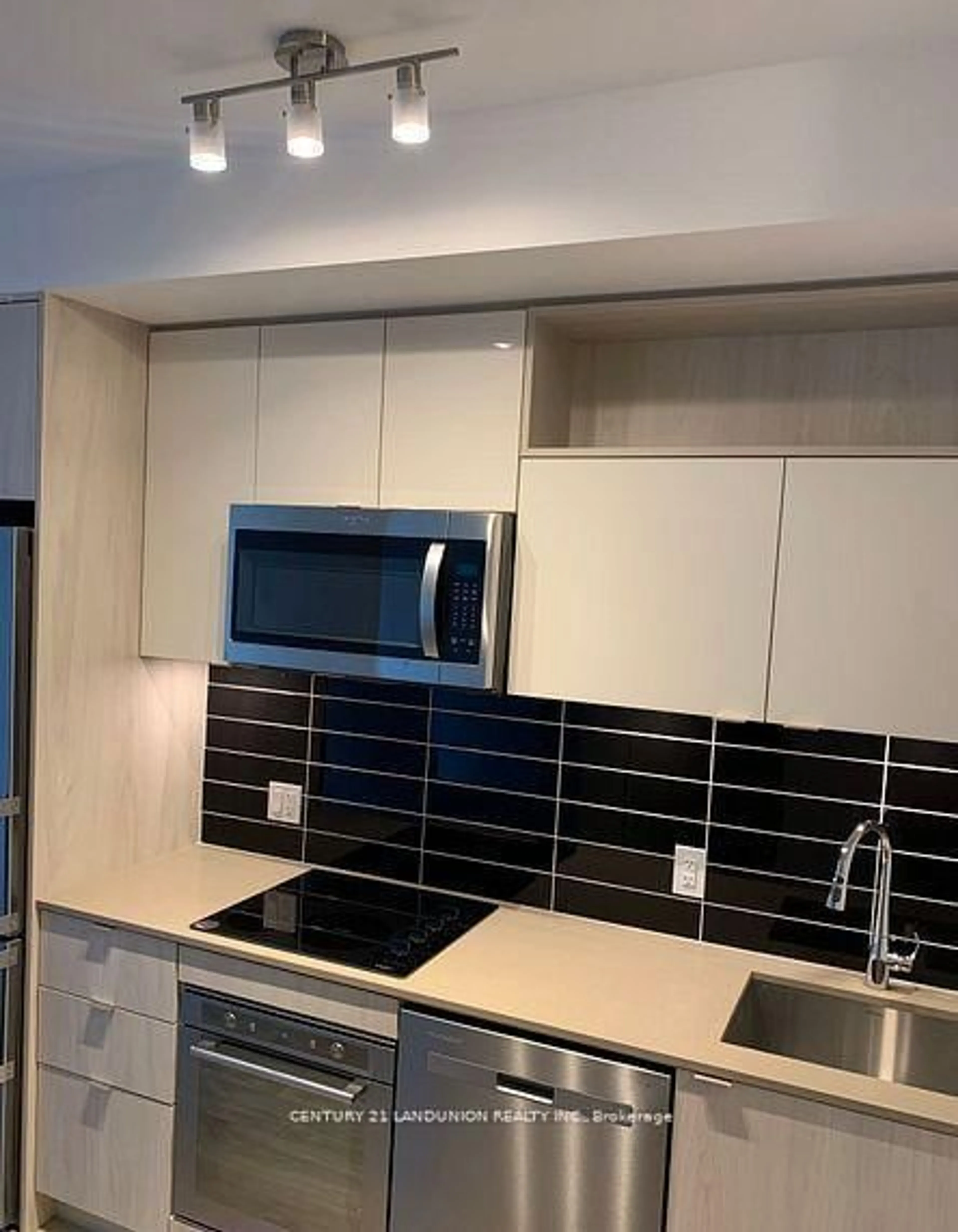 Standard kitchen, unknown for 121 Lower Sherbourne St #644, Toronto Ontario M5A 0W8