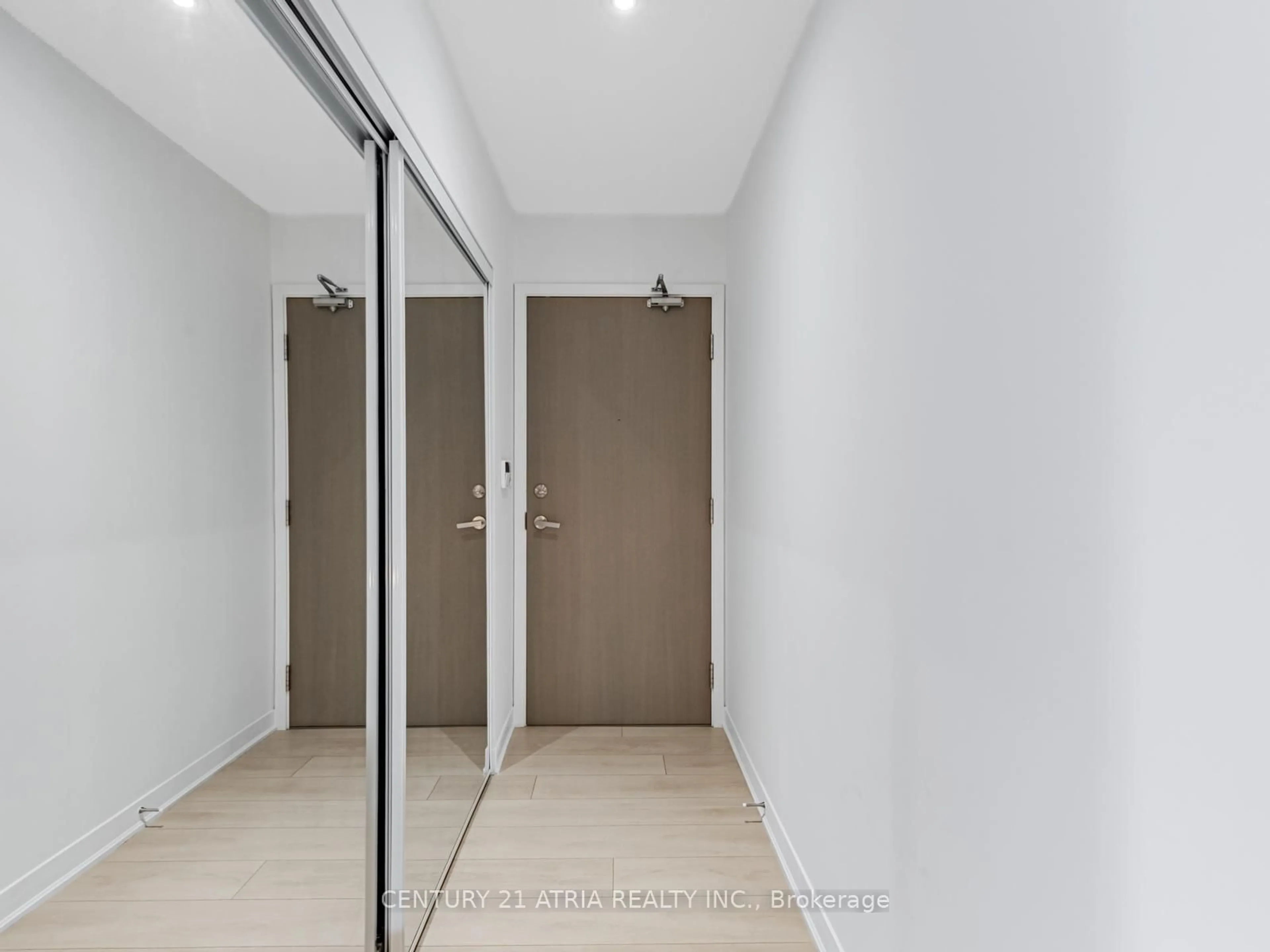 Indoor foyer for 88 Harbour St #1704, Toronto Ontario M5J 0C3