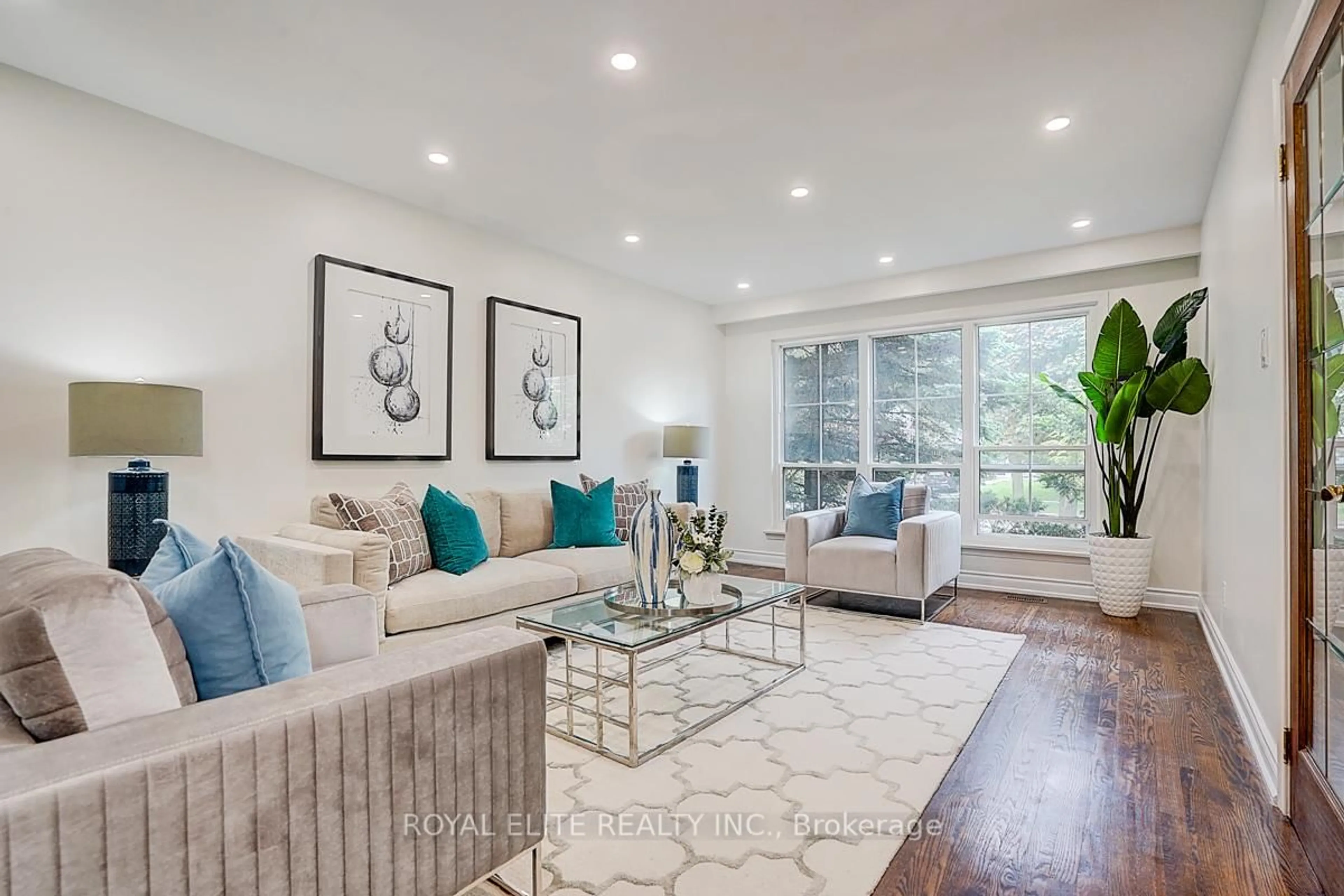 Living room with furniture, unknown for 11 Abbeywood Tr, Toronto Ontario M3B 3B4