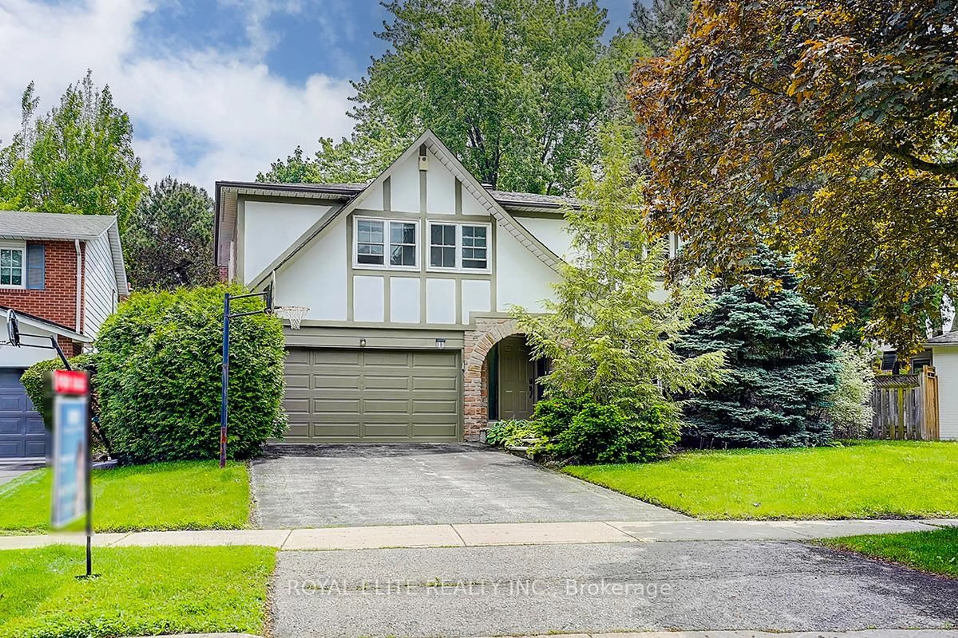 Unknown for 11 Abbeywood Tr, Toronto Ontario M3B 3B4