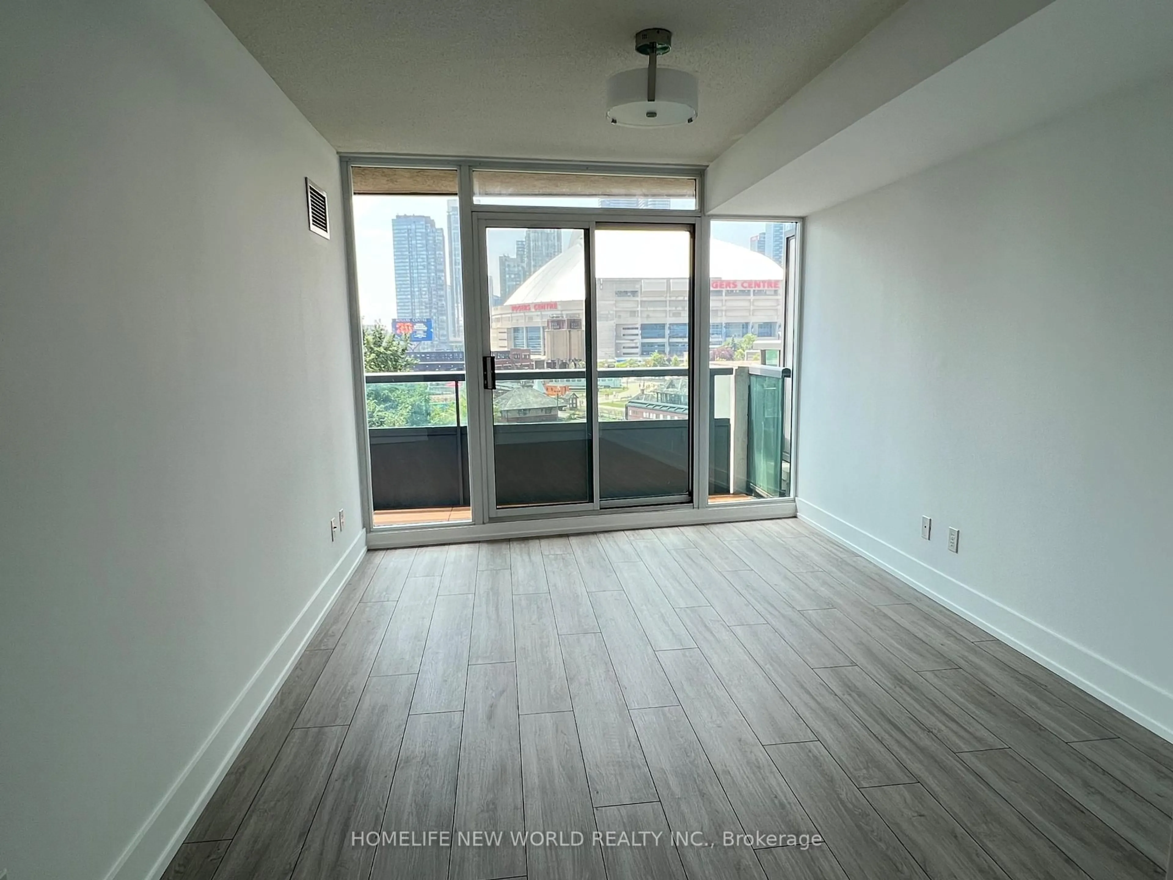 A pic of a room for 51 Lower Simcoe St #708, Toronto Ontario M5J 3A2