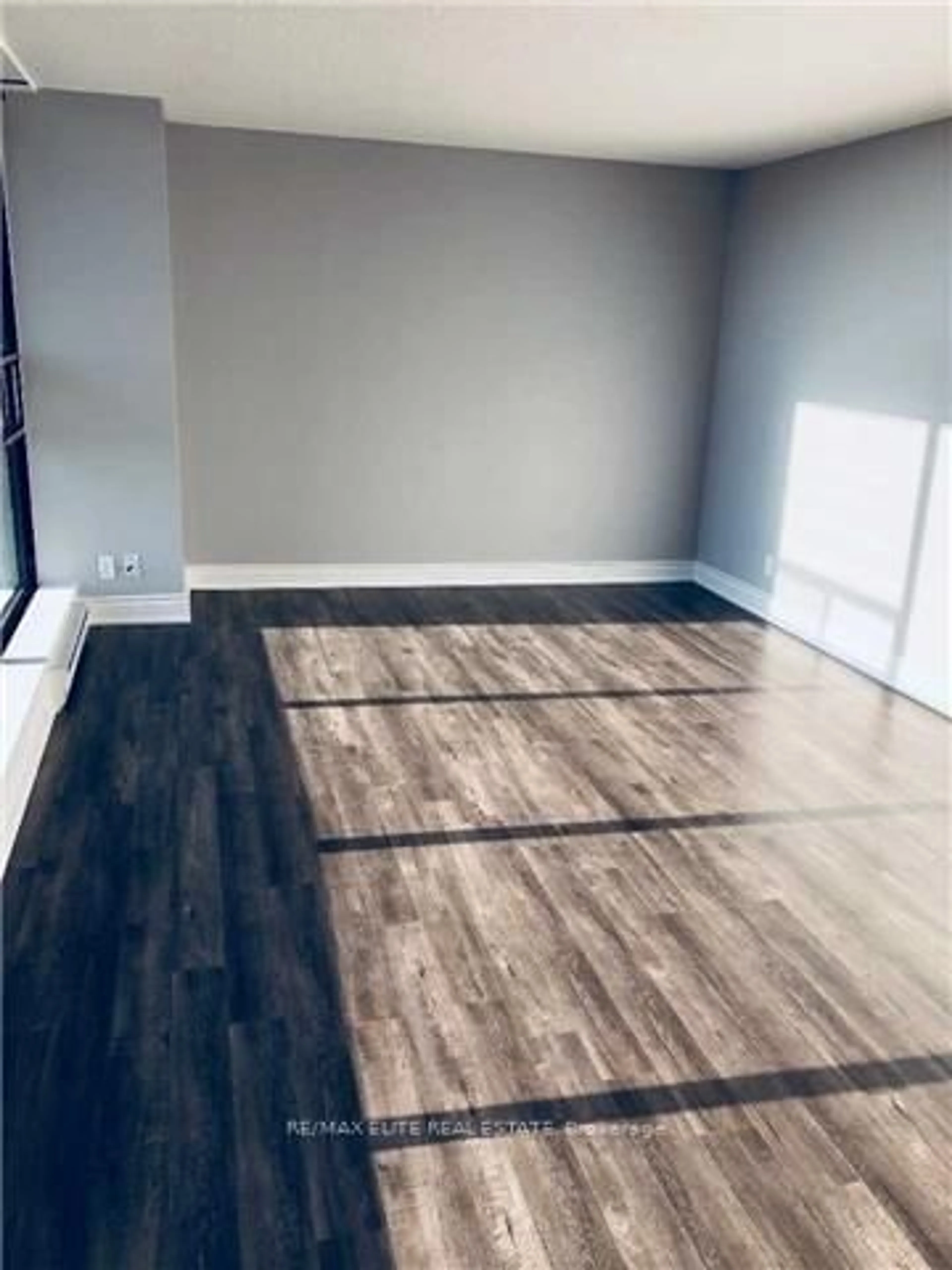 A pic of a room for 914 Yonge St #1212, Toronto Ontario M4W 3C8