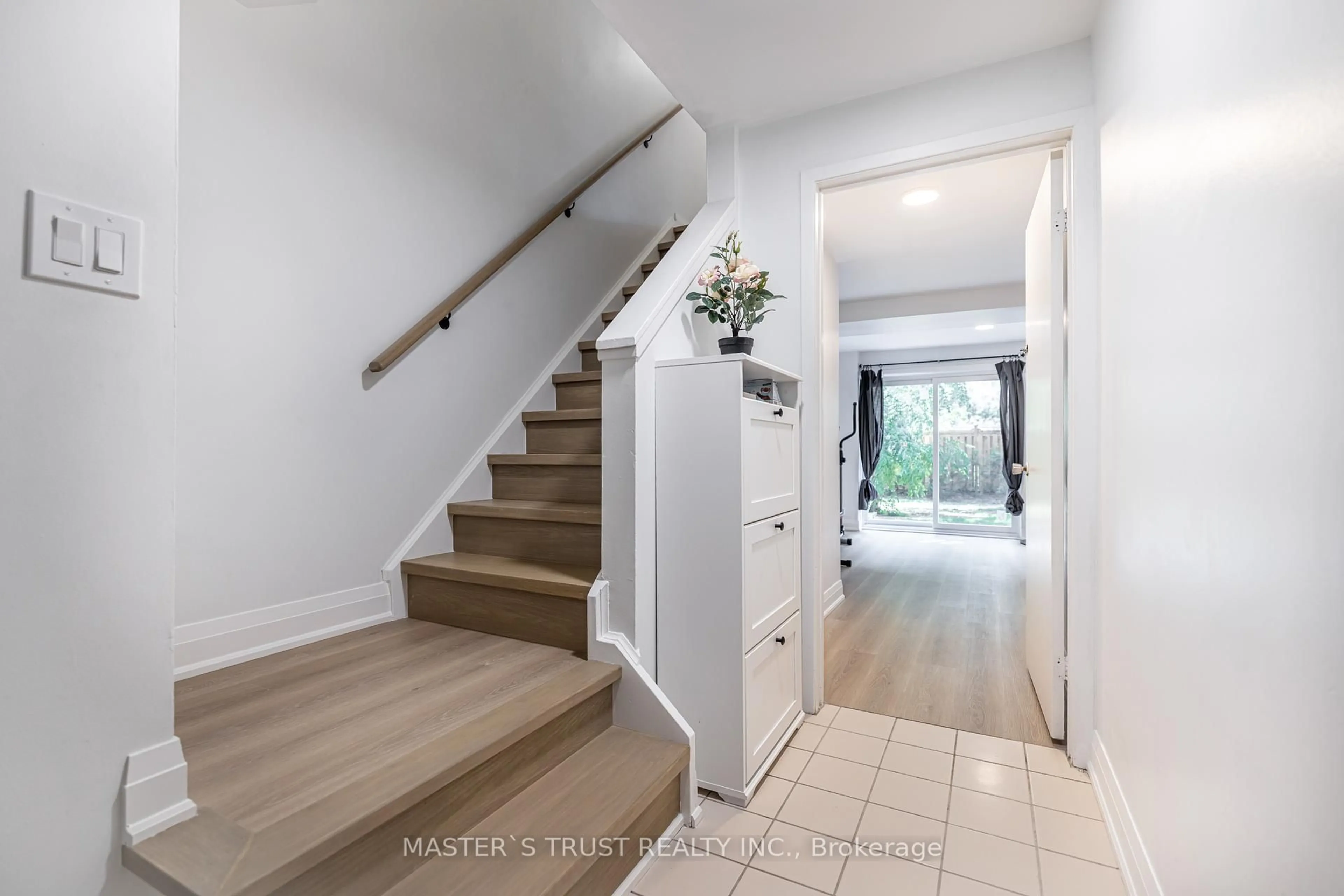 Indoor entryway for 7 Nebula Starway, Toronto Ontario M2J 1M7