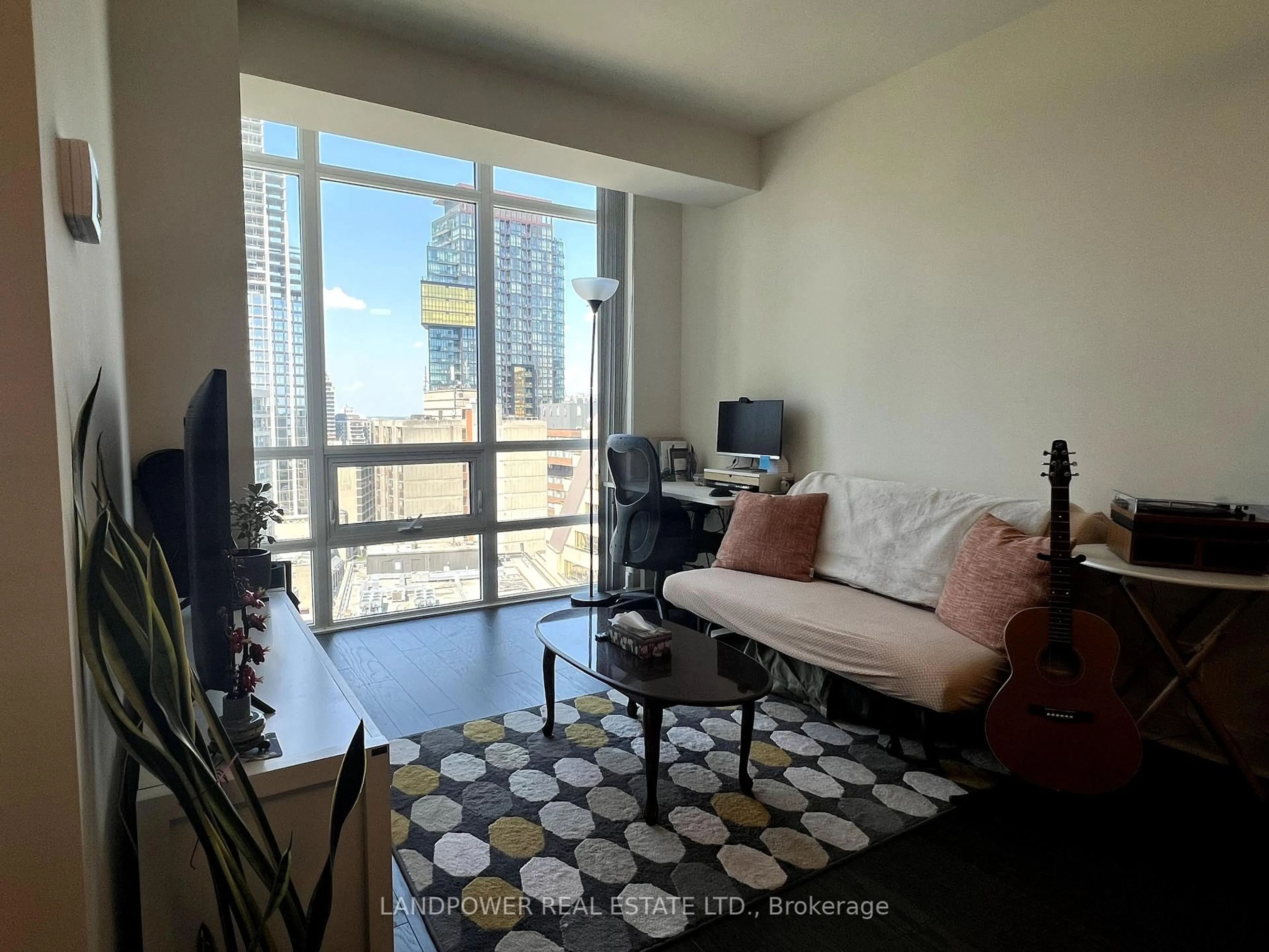 A pic of a room for 825 Church St #1801, Toronto Ontario M4W 3Z4