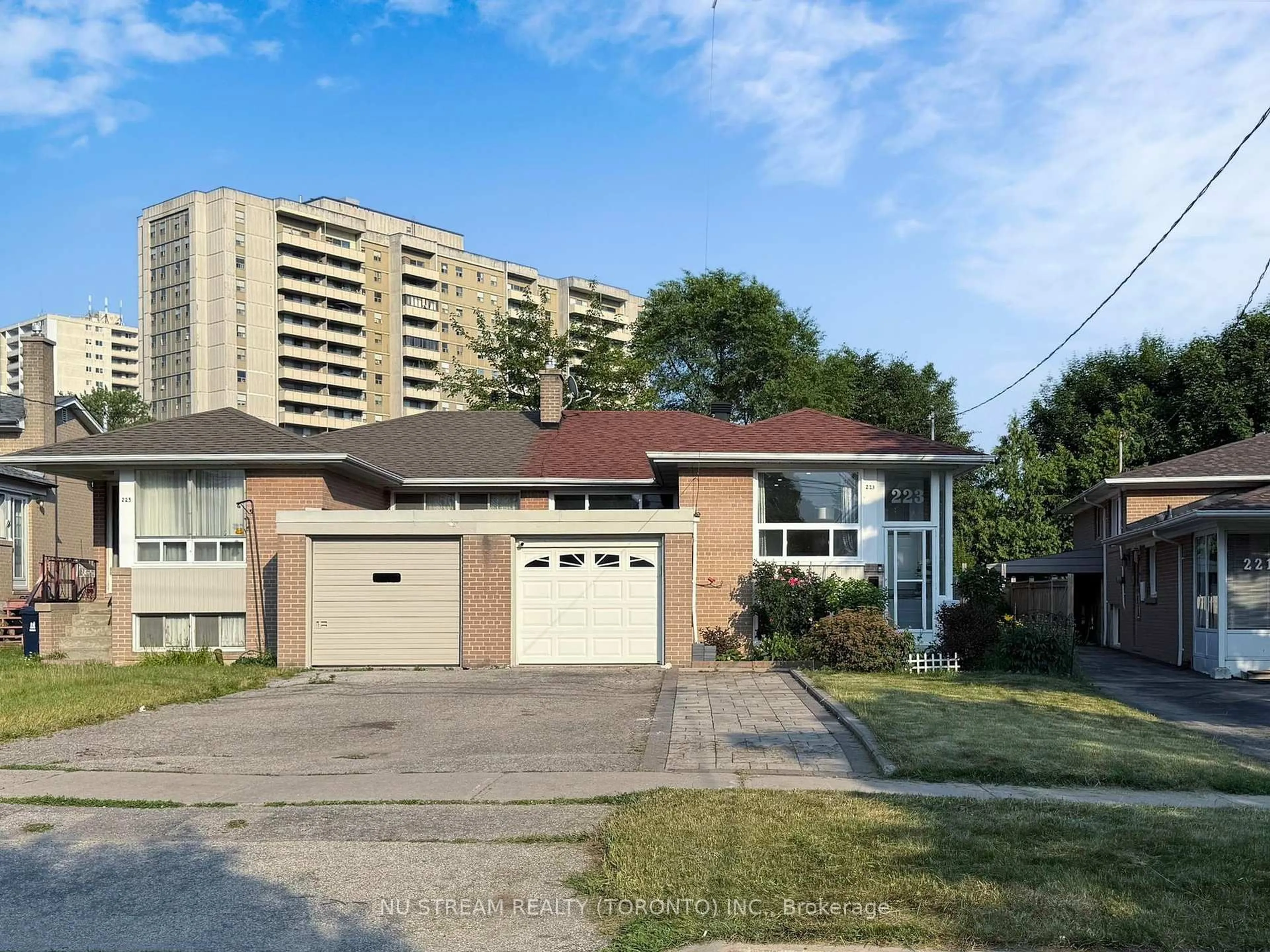 Home with brick exterior material, street for 223 Lynedock Cres, Toronto Ontario M3A 2B5