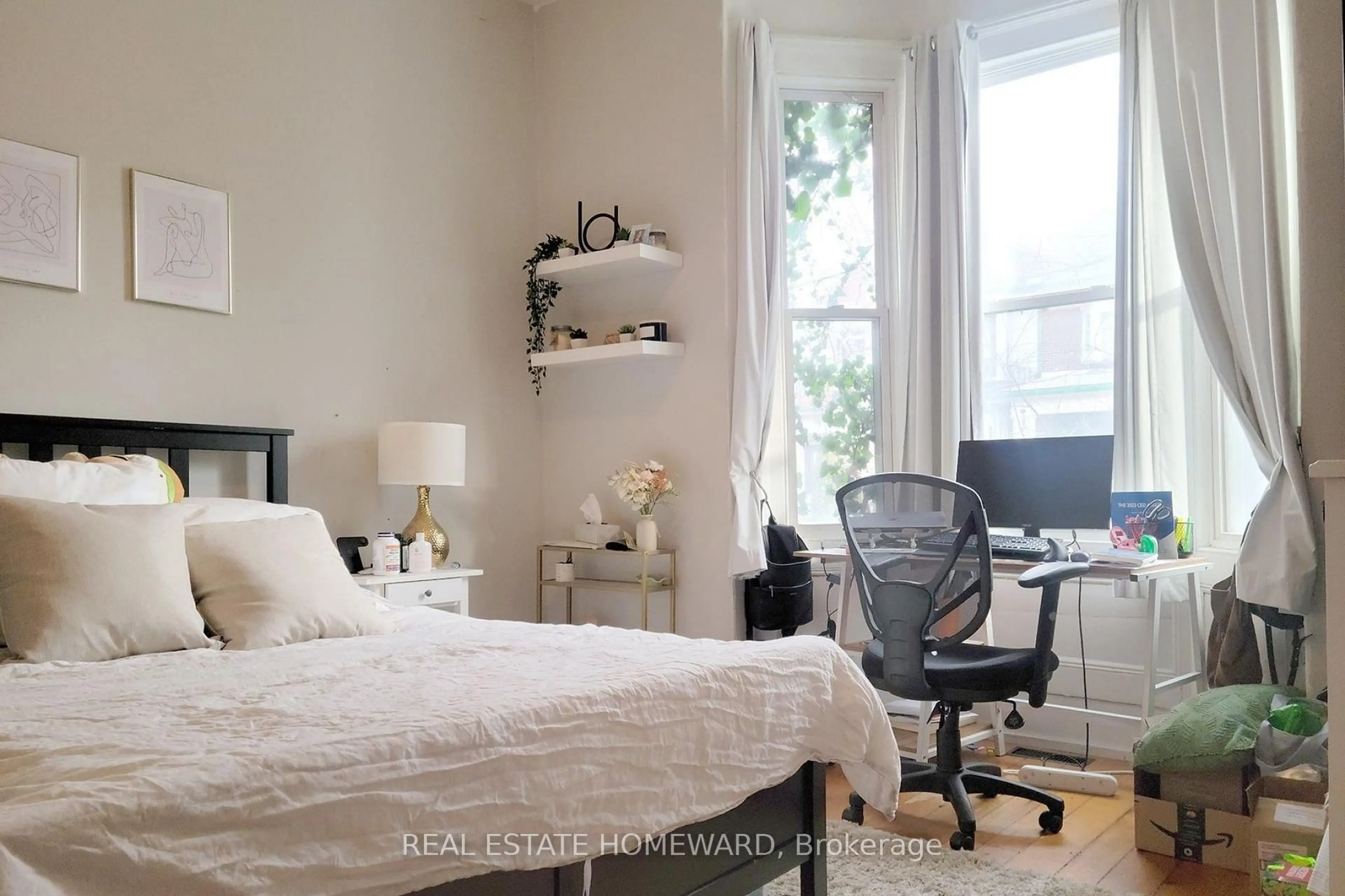 A pic of a room for 118 Huron St, Toronto Ontario M5T 2B2