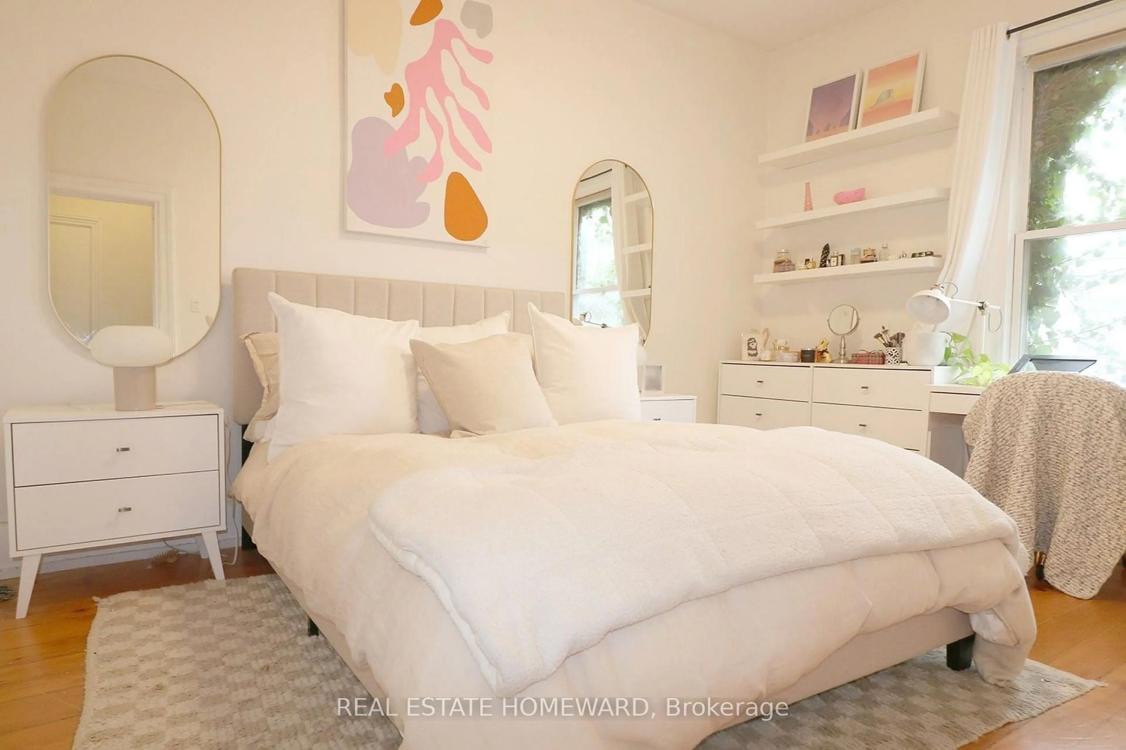Bedroom with bed, unknown for 118 Huron St, Toronto Ontario M5T 2B2
