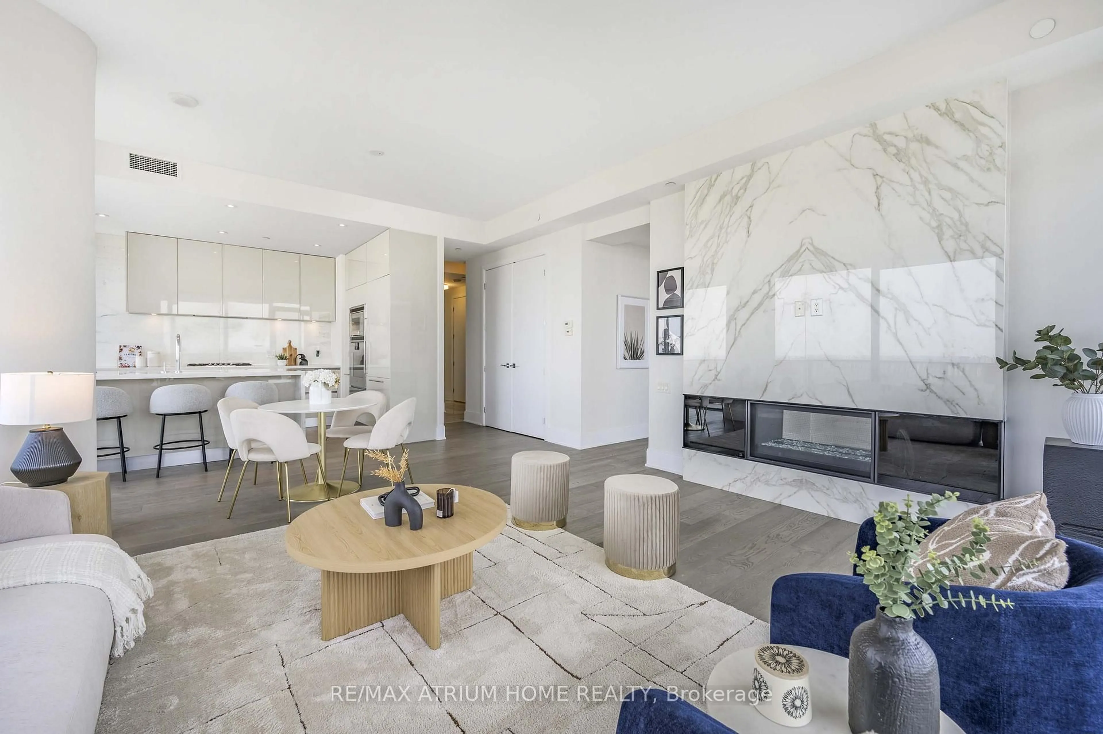 Living room with furniture, ceramic/tile floor for 42 Charles St #PH 5305, Toronto Ontario M4Y 1T4
