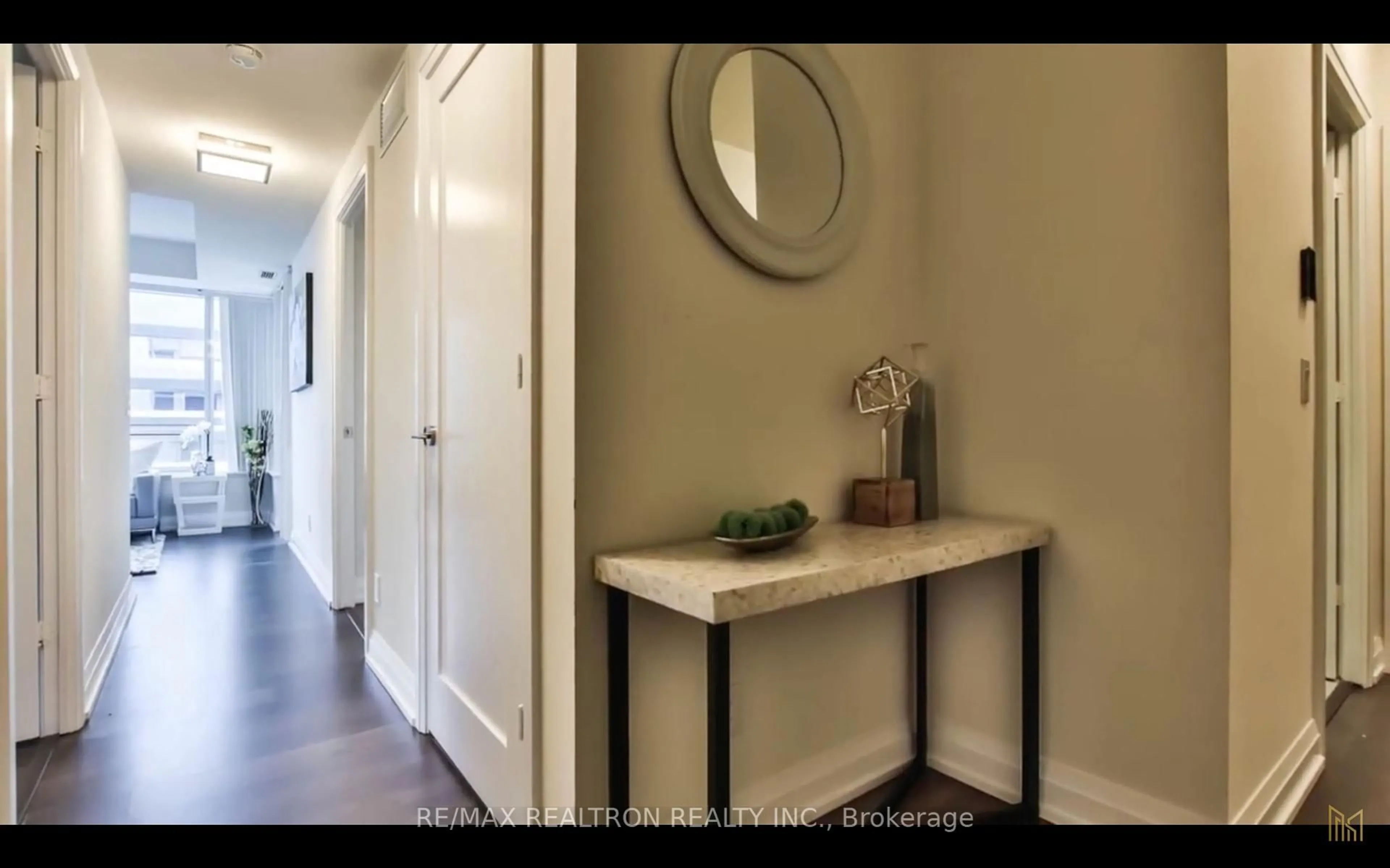 Indoor entryway for 5 Sheppard Ave #2020, Toronto Ontario M2N 0G4