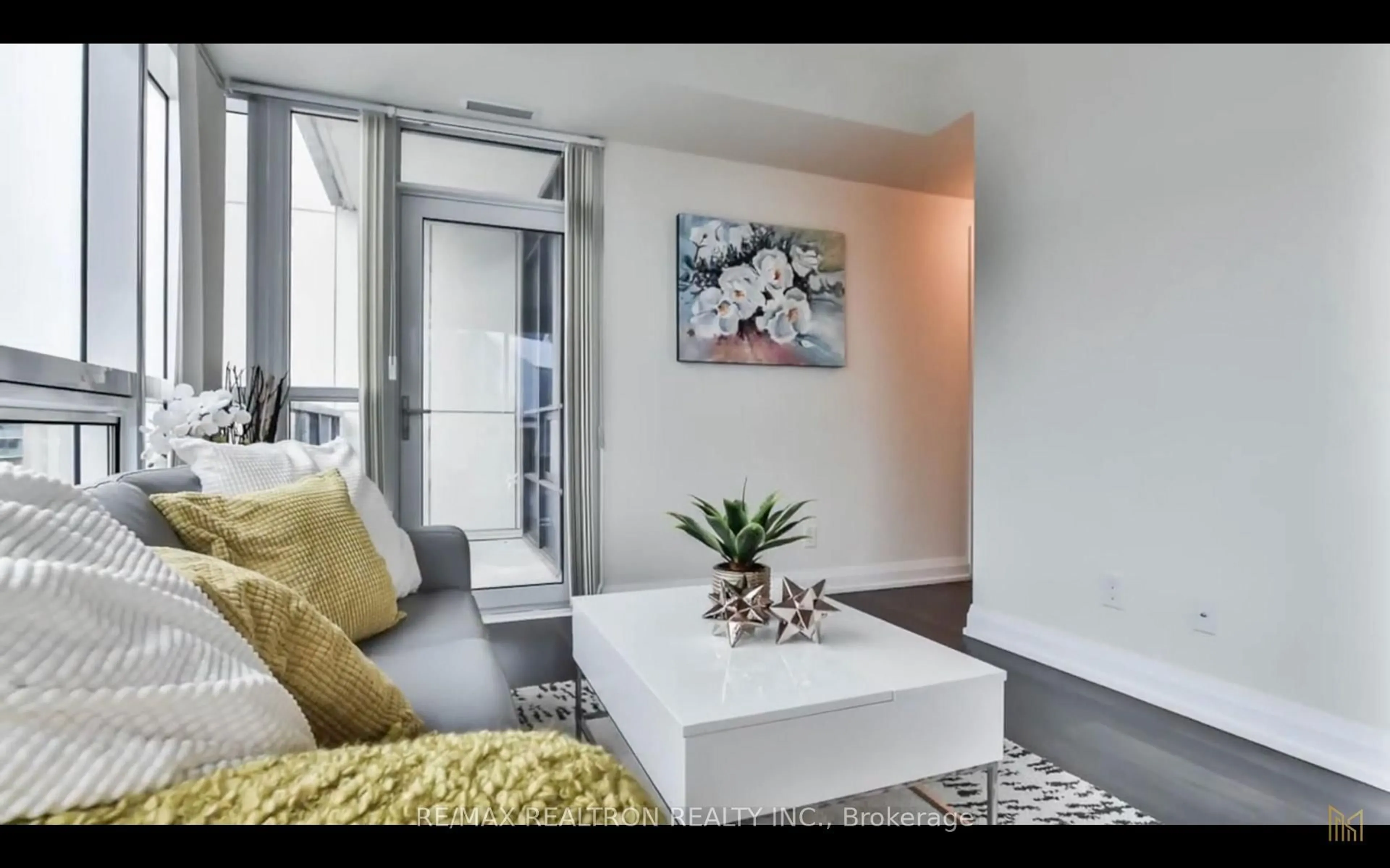 Living room with furniture, unknown for 5 Sheppard Ave #2020, Toronto Ontario M2N 0G4