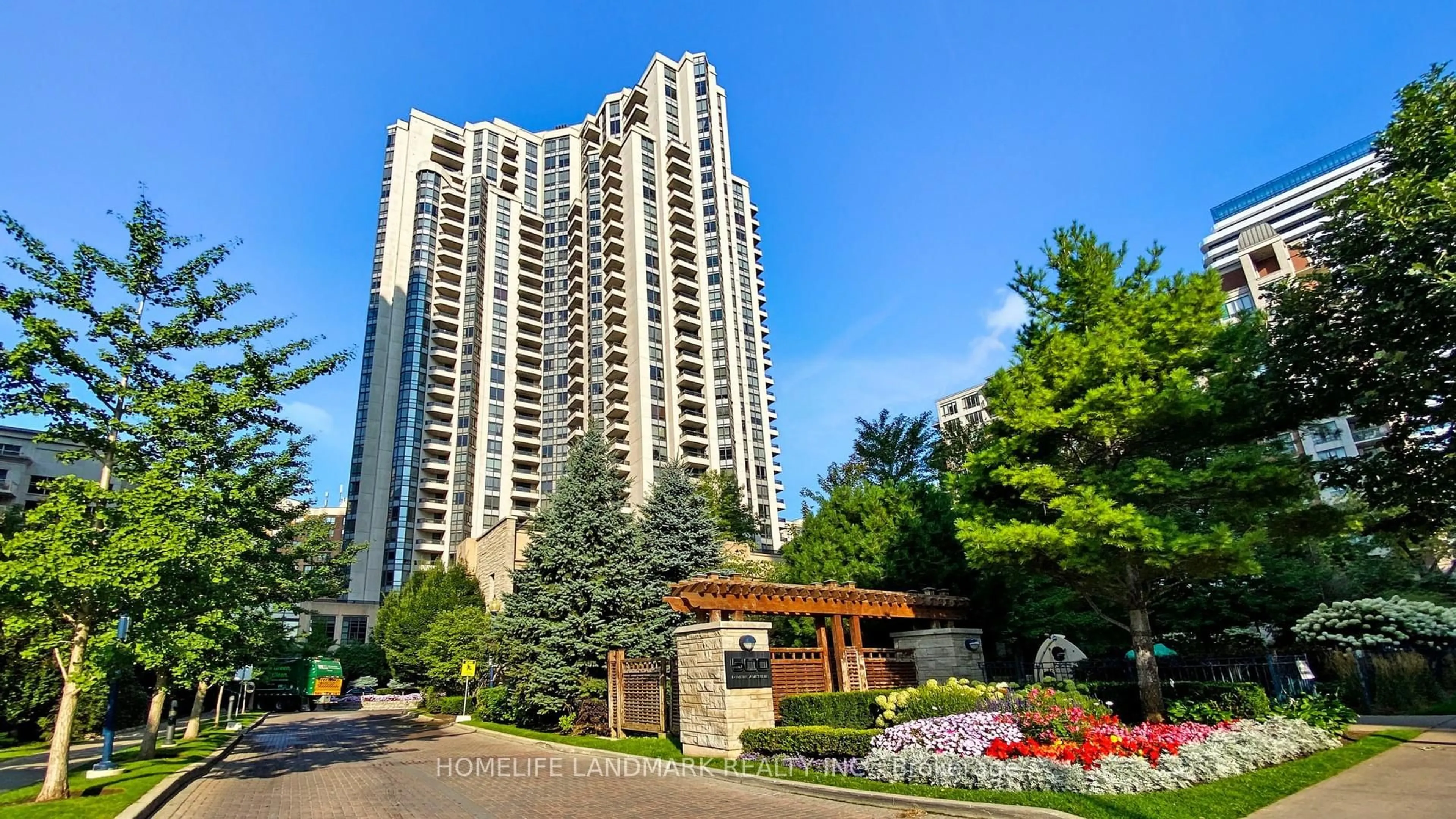 Indoor foyer for 500 Doris Ave #1730, Toronto Ontario M2N 0C1
