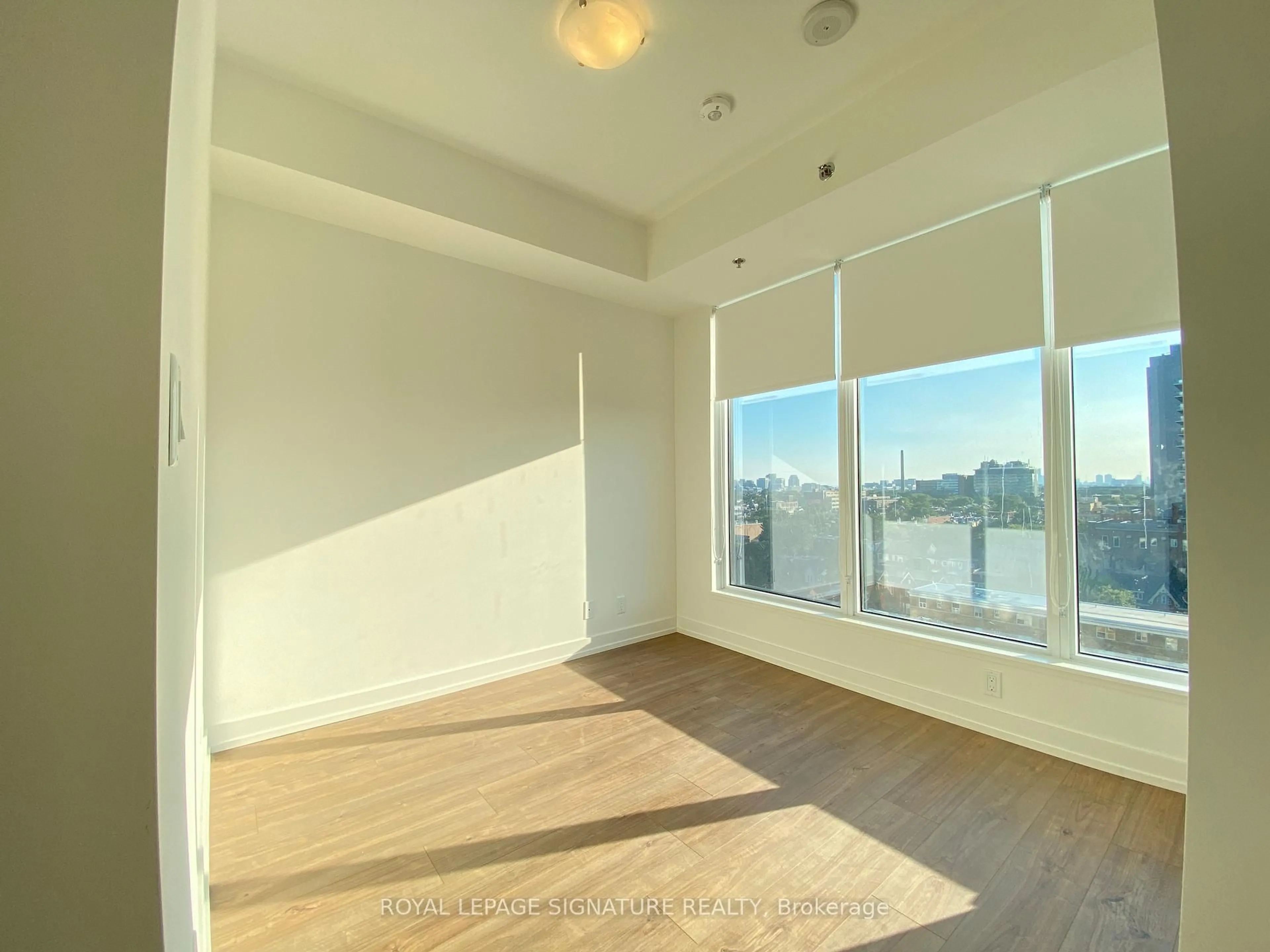 A pic of a room for 203 College St #903, Toronto Ontario M5T 1P9
