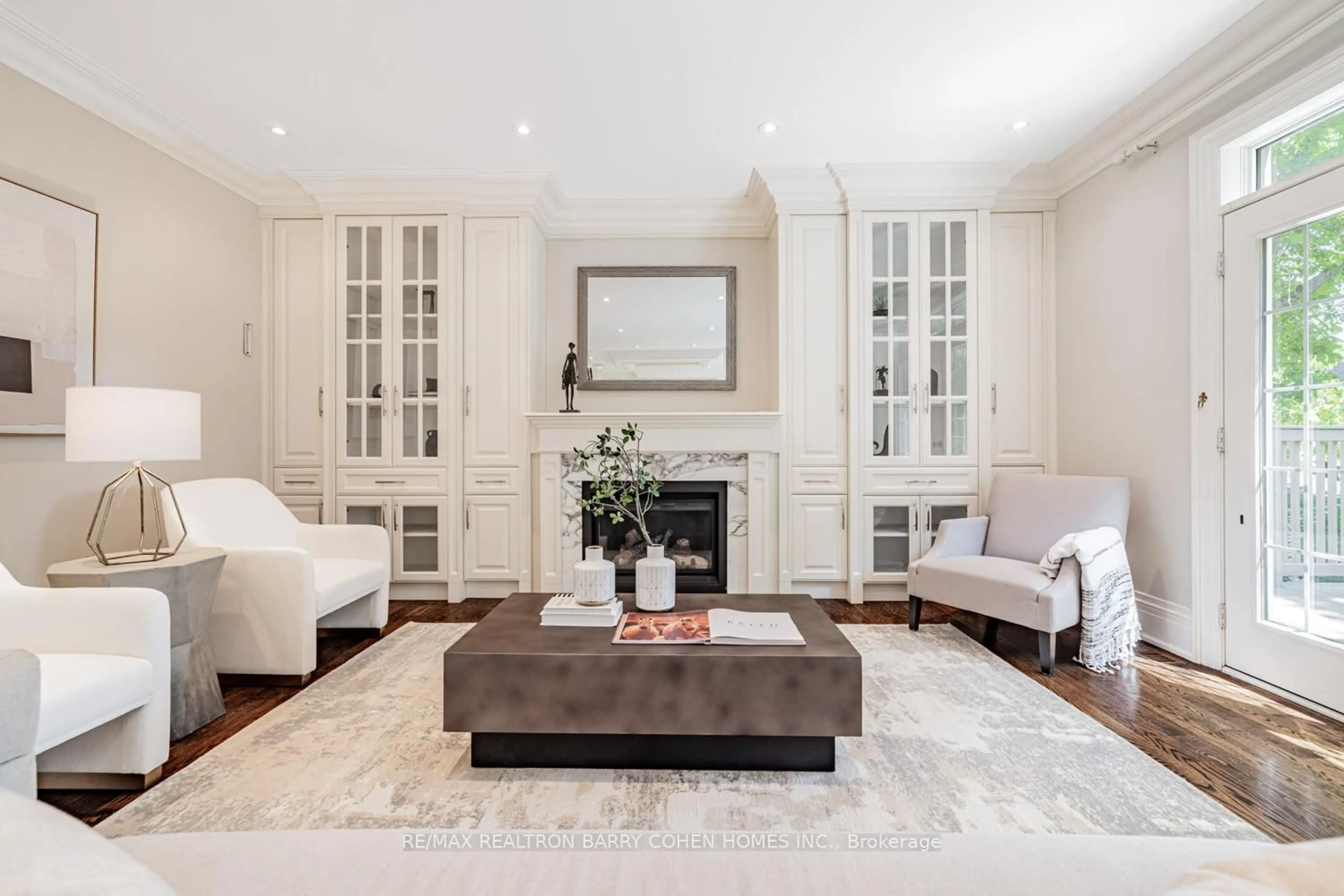 Living room with furniture, unknown for 193 Bogert Ave, Toronto Ontario M2N 1L1