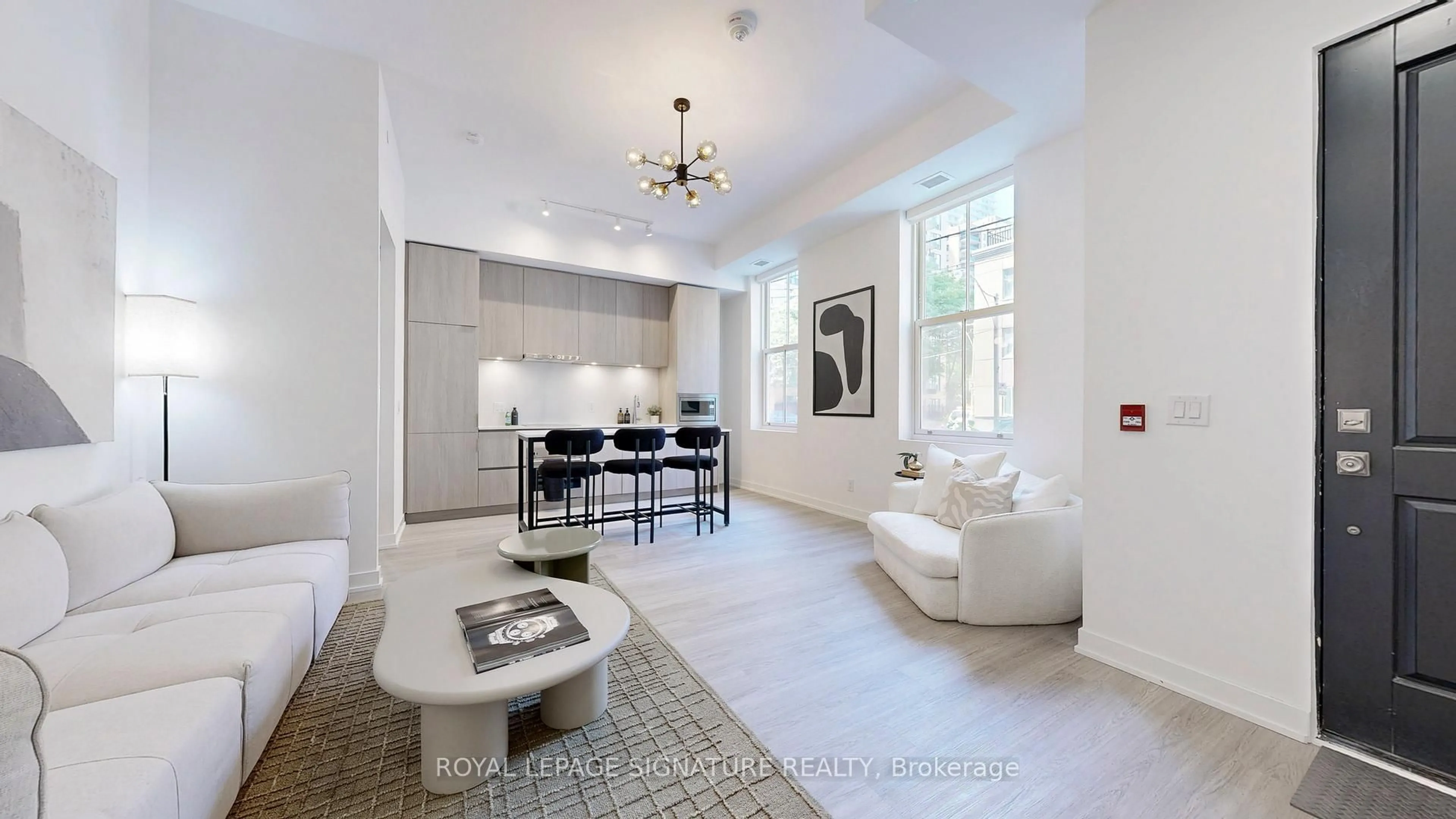 Living room with furniture, ceramic/tile floor for 81 Shuter St, Toronto Ontario M5B 0C6