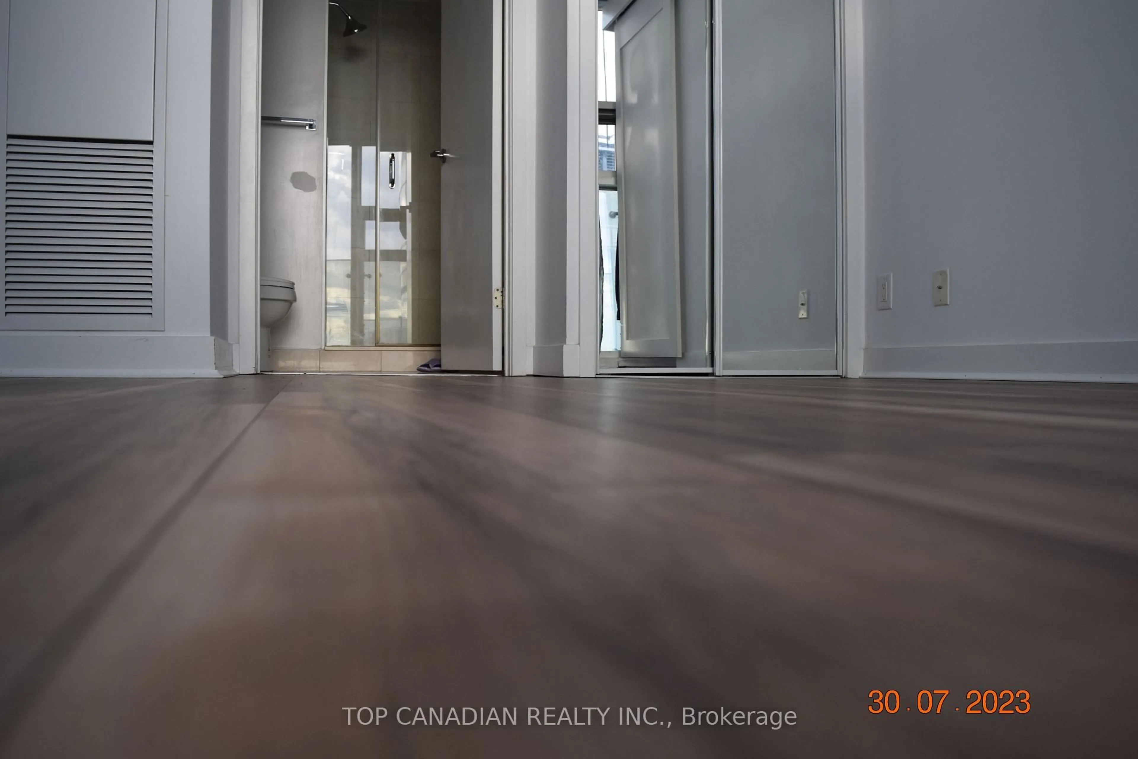 Unknown for 14 York St #5705, Toronto Ontario M5J 0B1
