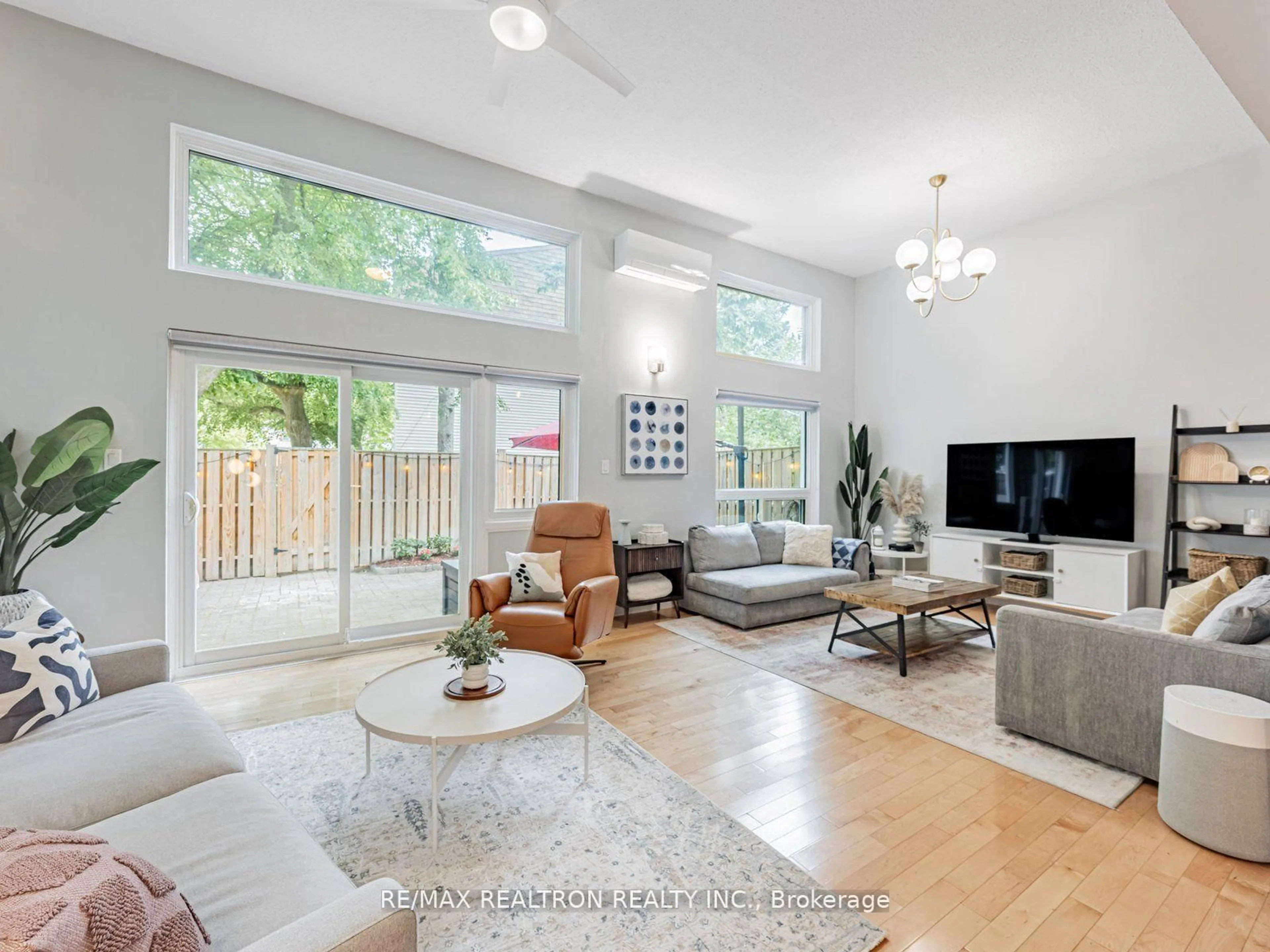 Living room with furniture, unknown for 2 Carol Wren Way, Toronto Ontario M2H 2Y6