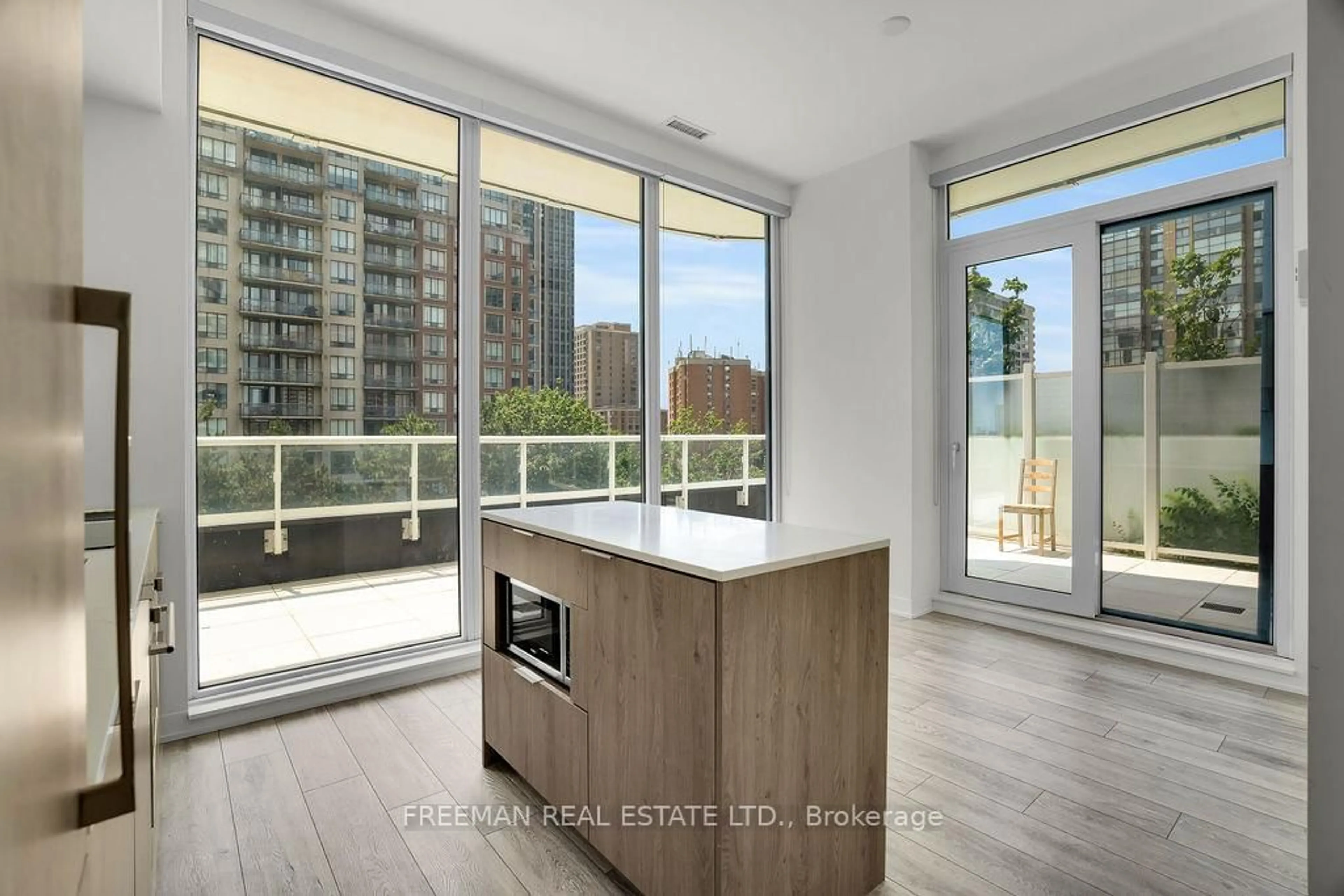 Unknown for 15 Holmes Ave #402, Toronto Ontario M2N 0L4