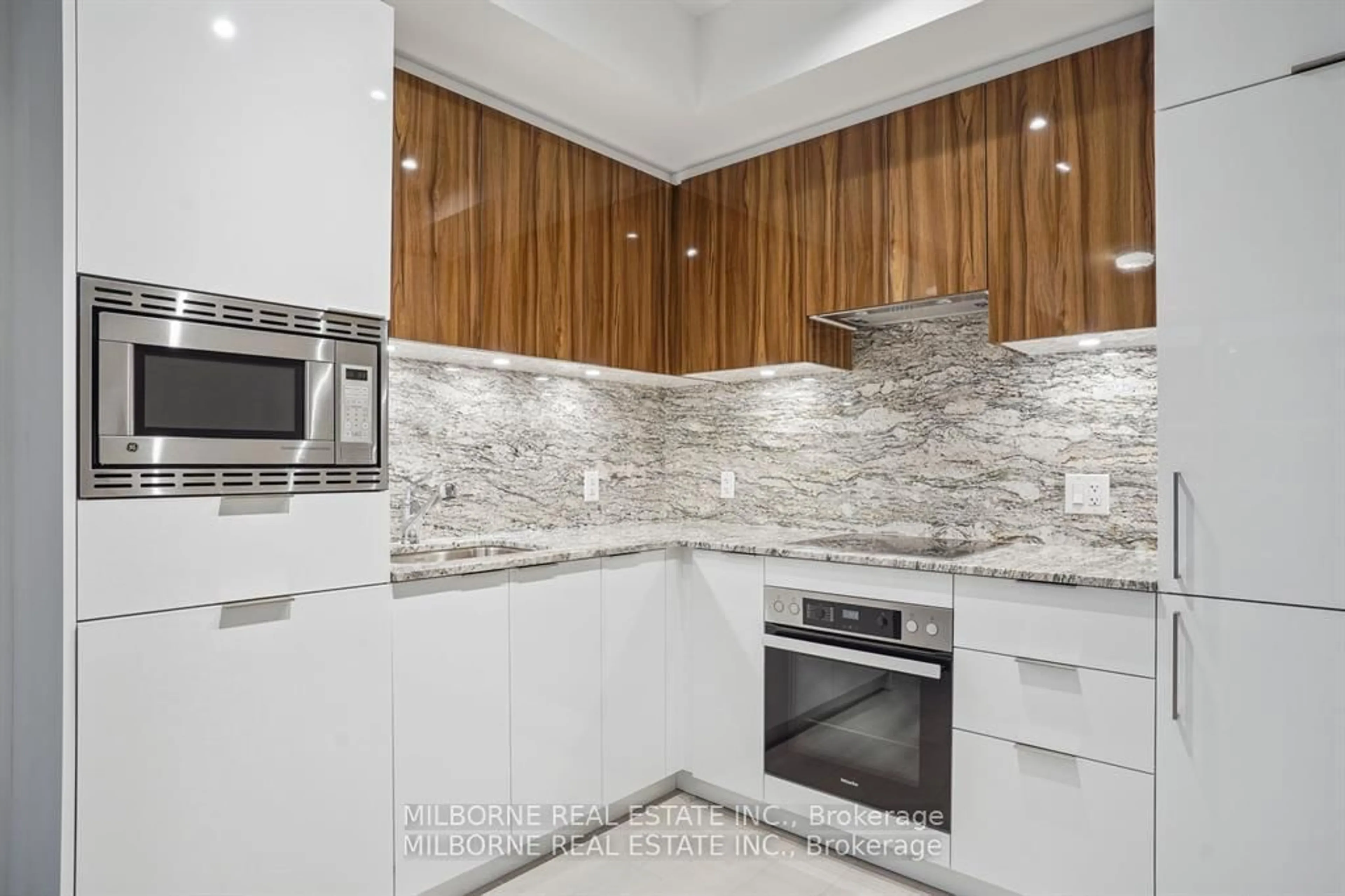 Standard kitchen, ceramic/tile floor for 50 O'Neill Rd #216, Toronto Ontario M3C 0R2