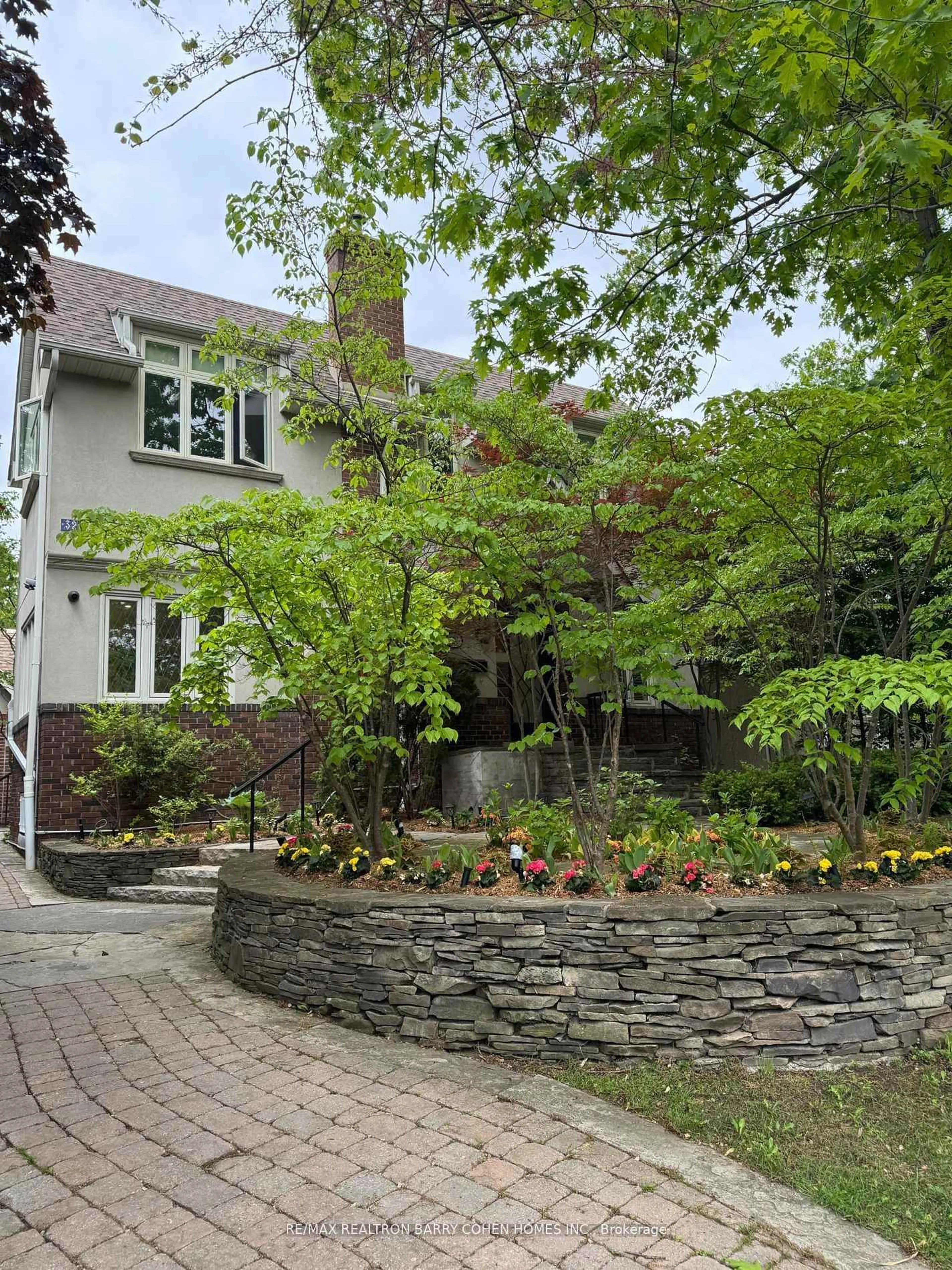 Home with brick exterior material, street for 32 Beechwood Ave, Toronto Ontario M6N 4T1