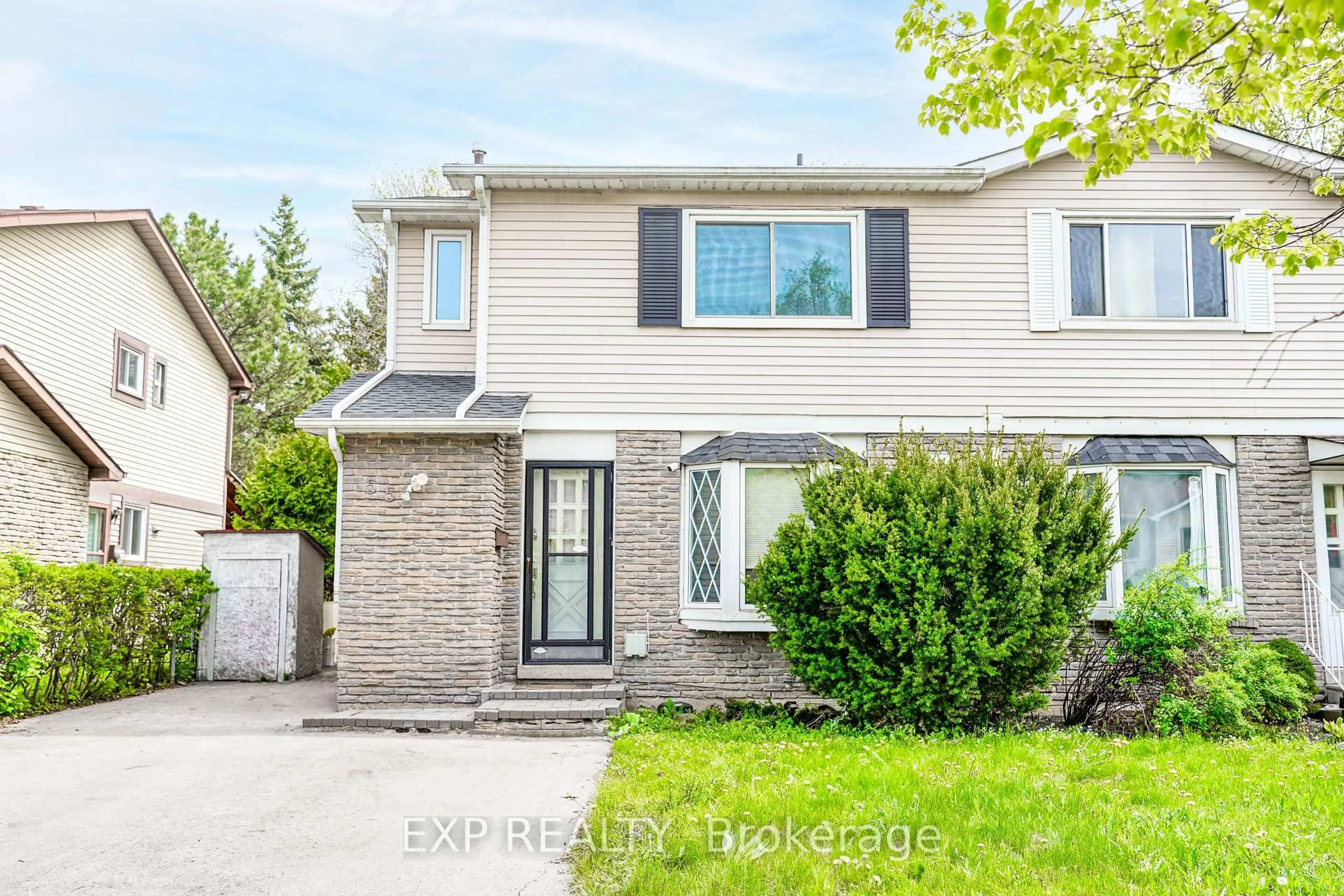 Home with vinyl exterior material, street for 55 Hollyberry Tr, Toronto Ontario M2H 2N9