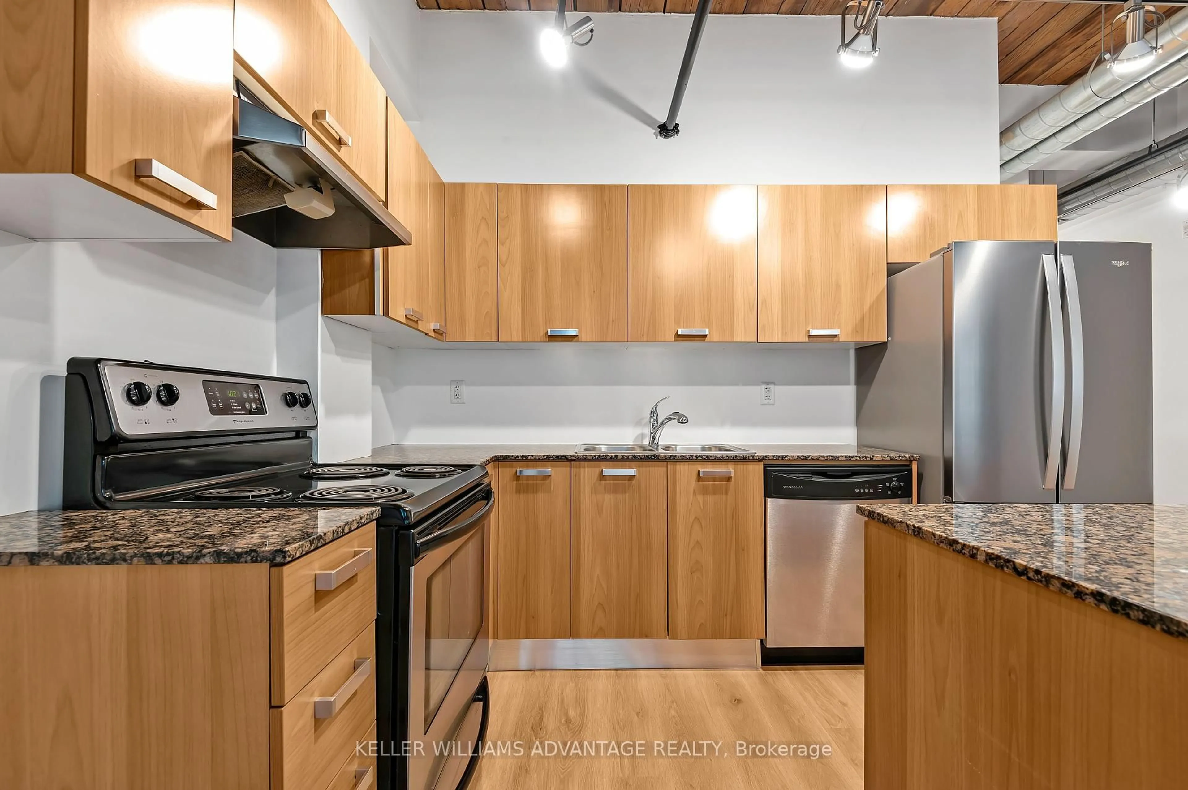 Standard kitchen, unknown for 43 Hanna Ave #207, Toronto Ontario M6K 1X6
