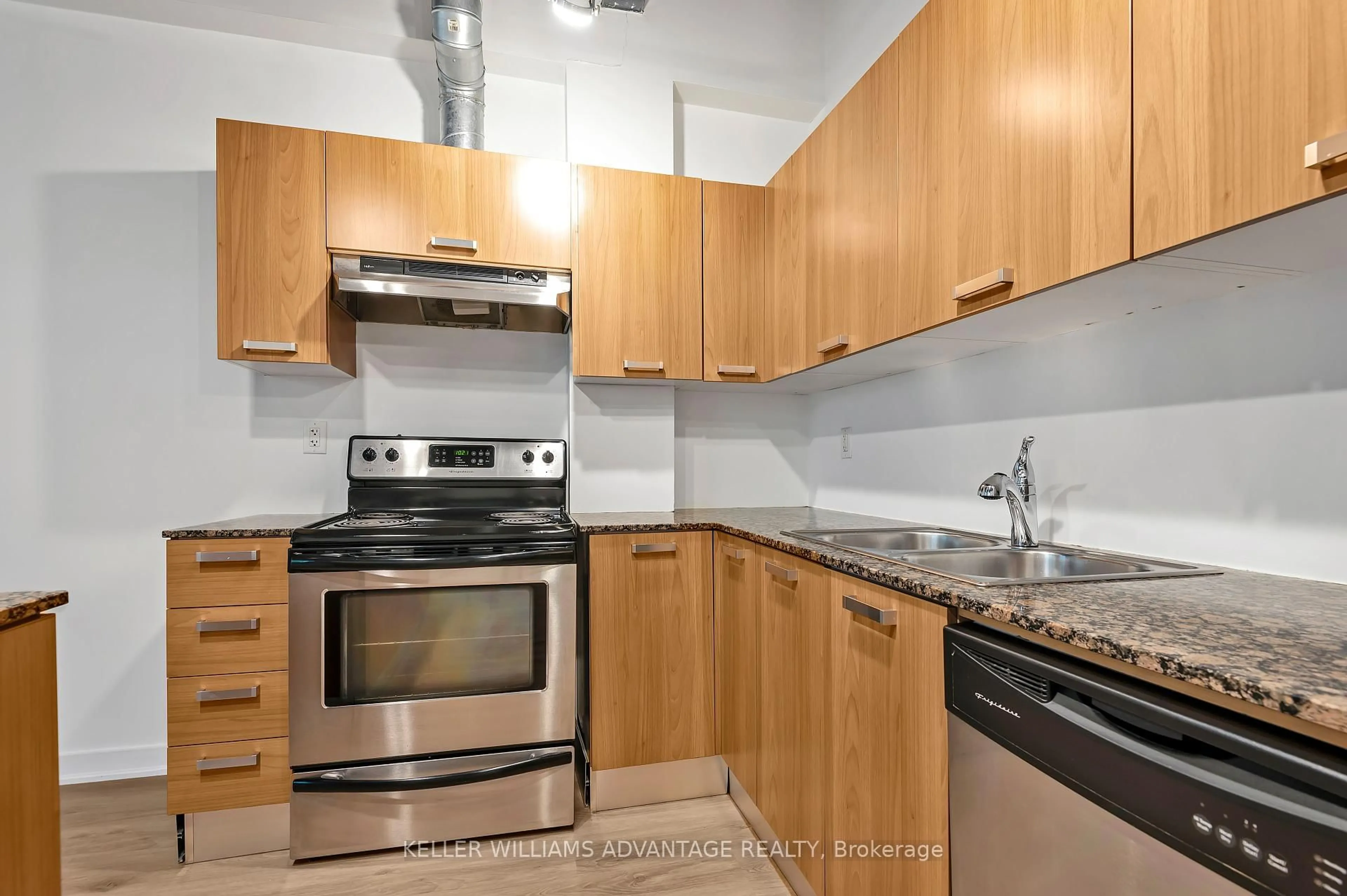 Standard kitchen, unknown for 43 Hanna Ave #207, Toronto Ontario M6K 1X6