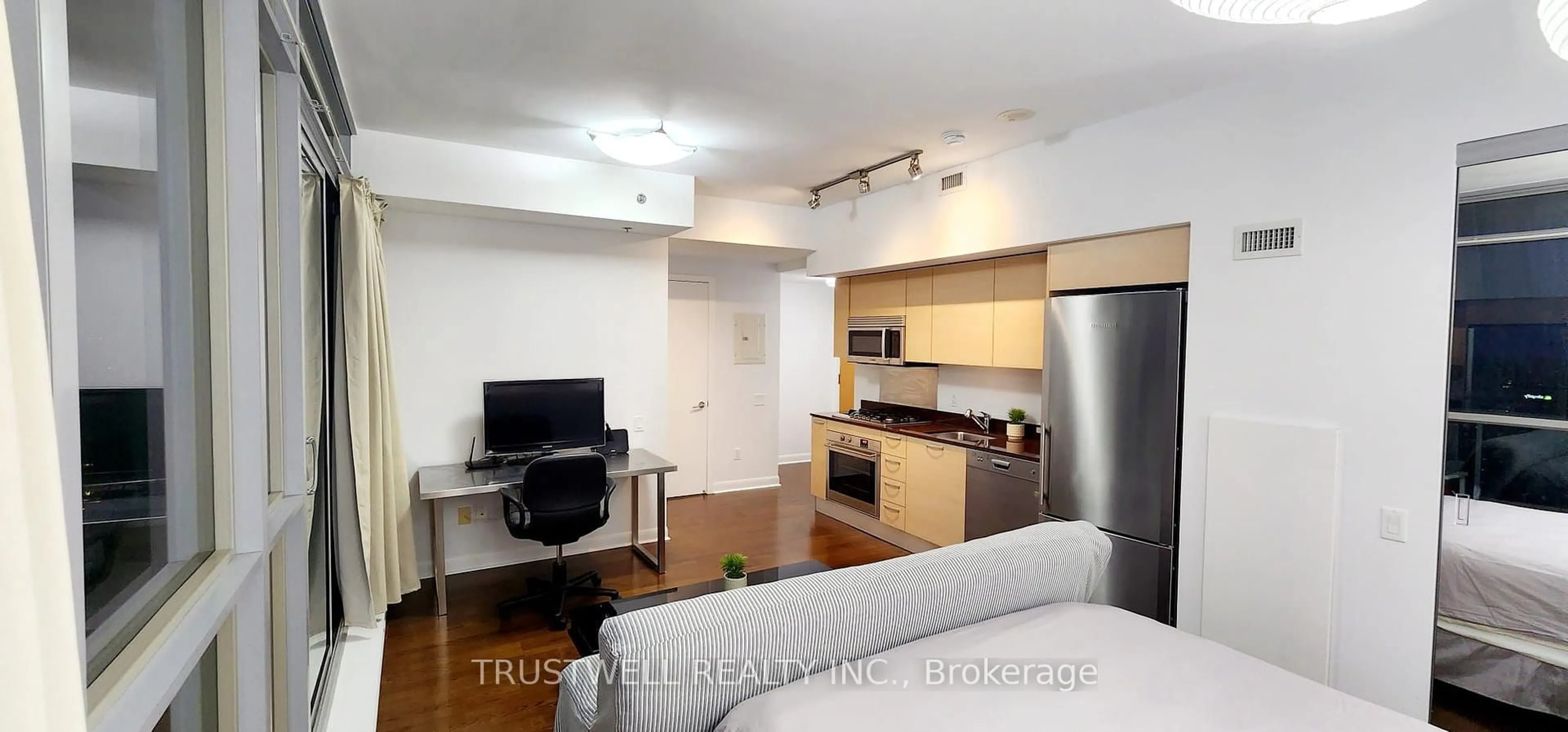 A pic of a room for 375 King St #2810, Toronto Ontario M5V 1K5