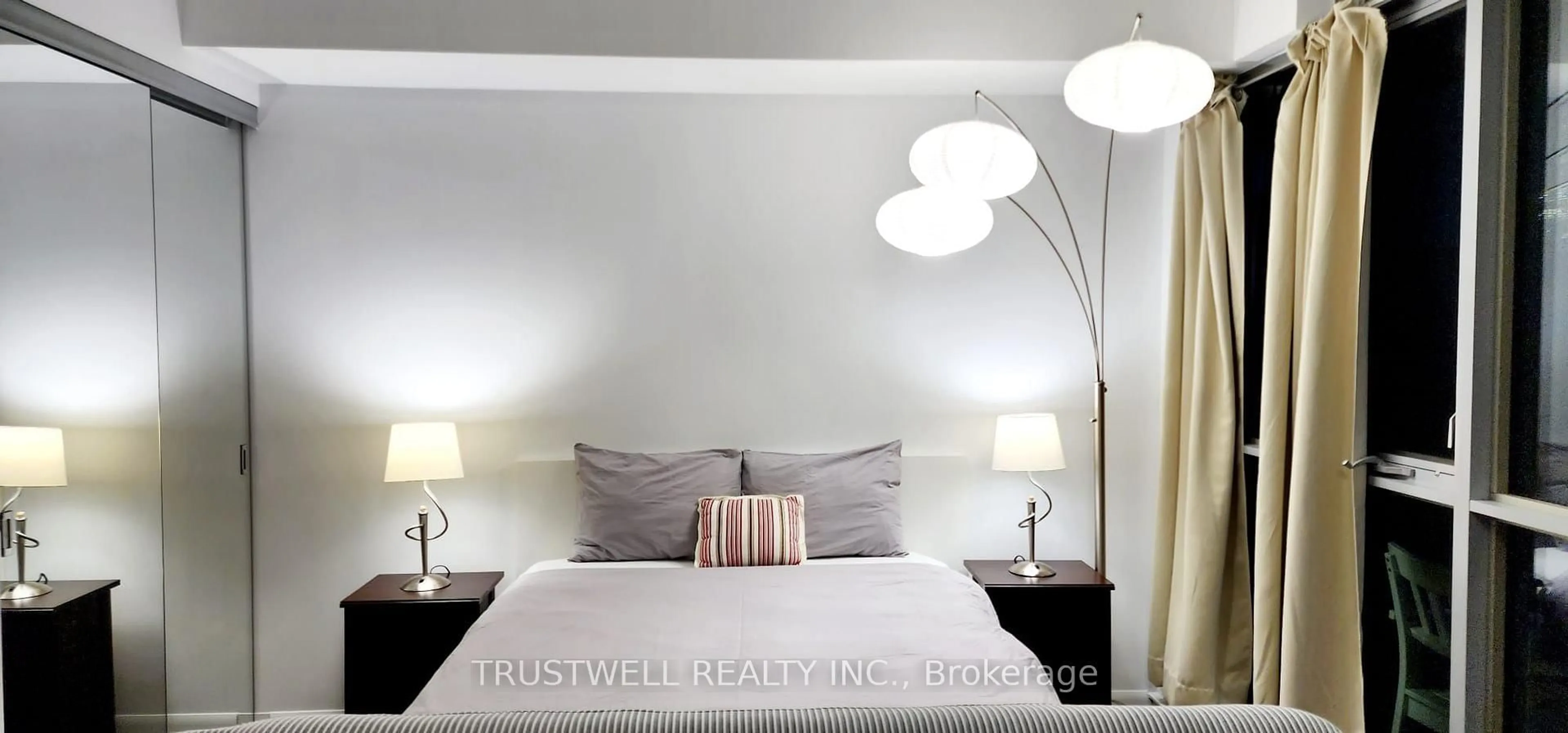 Bedroom with bed, unknown for 375 King St #2810, Toronto Ontario M5V 1K5