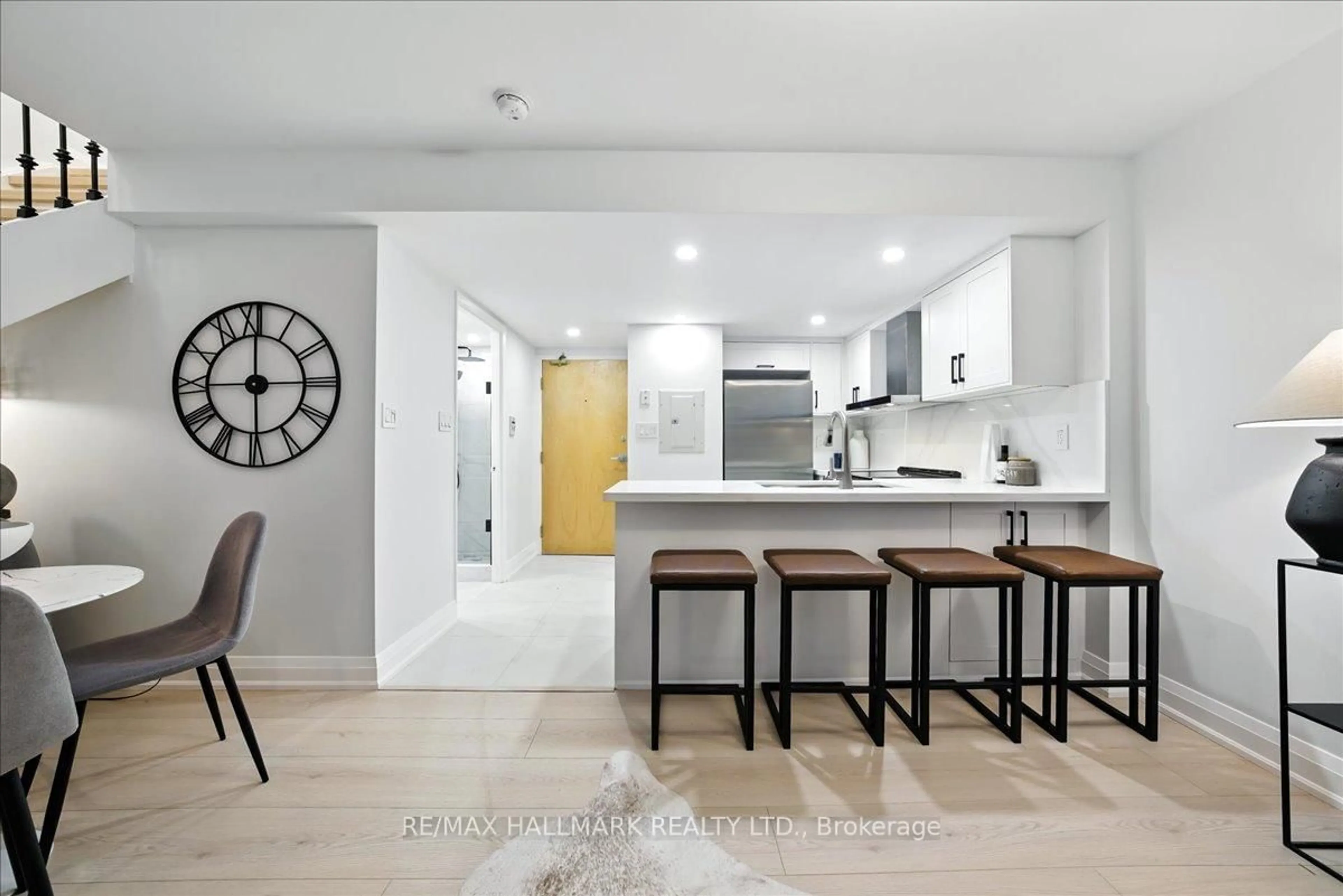 Open concept kitchen, unknown for 80 Cumberland St #507, Toronto Ontario M5R 3V1