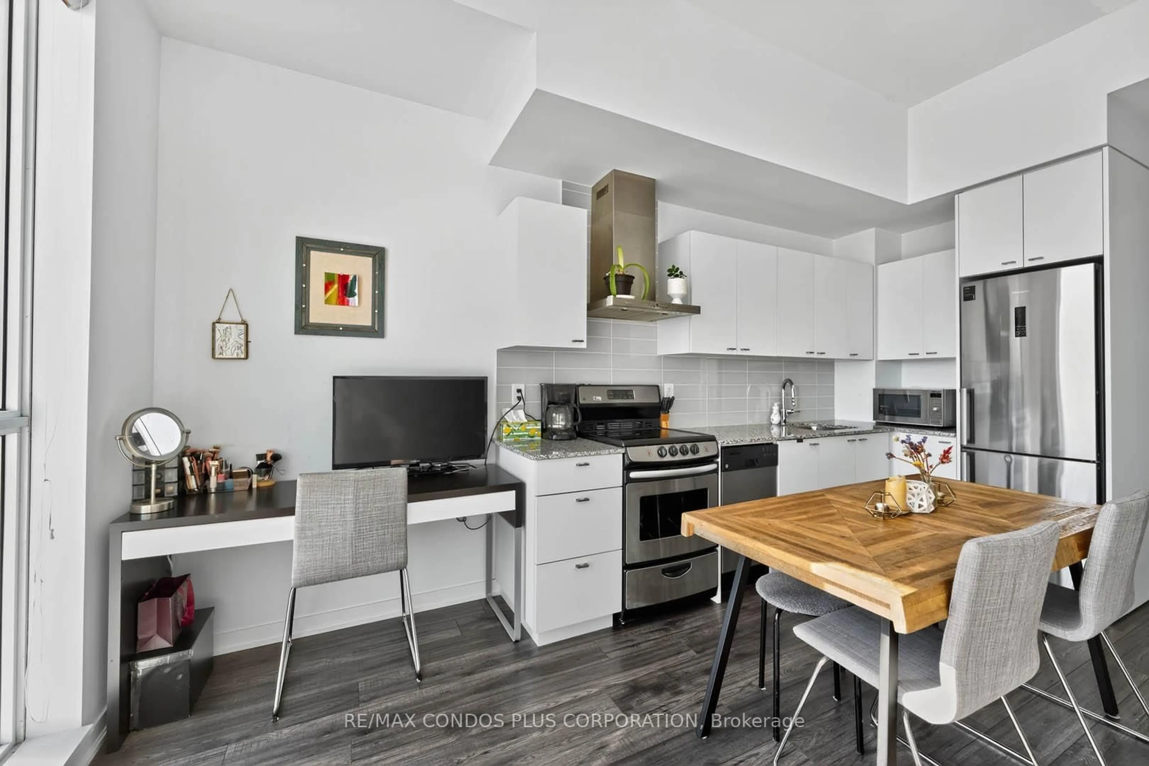 Open concept kitchen, unknown for 51 East Liberty St #2415, Toronto Ontario M6K 3P8