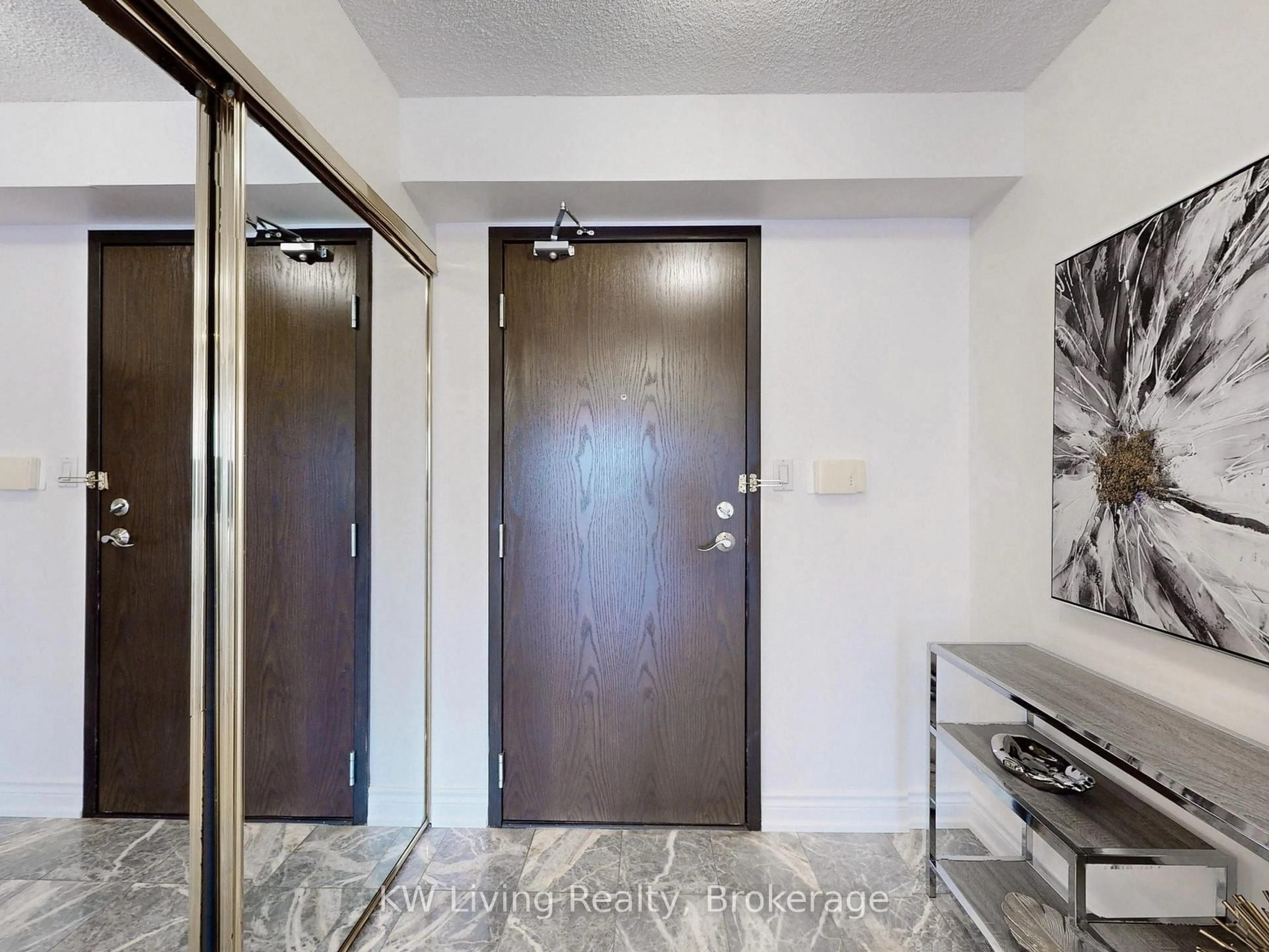 Indoor entryway for 30 Greenfield Ave #1511, Toronto Ontario M2N 6N3