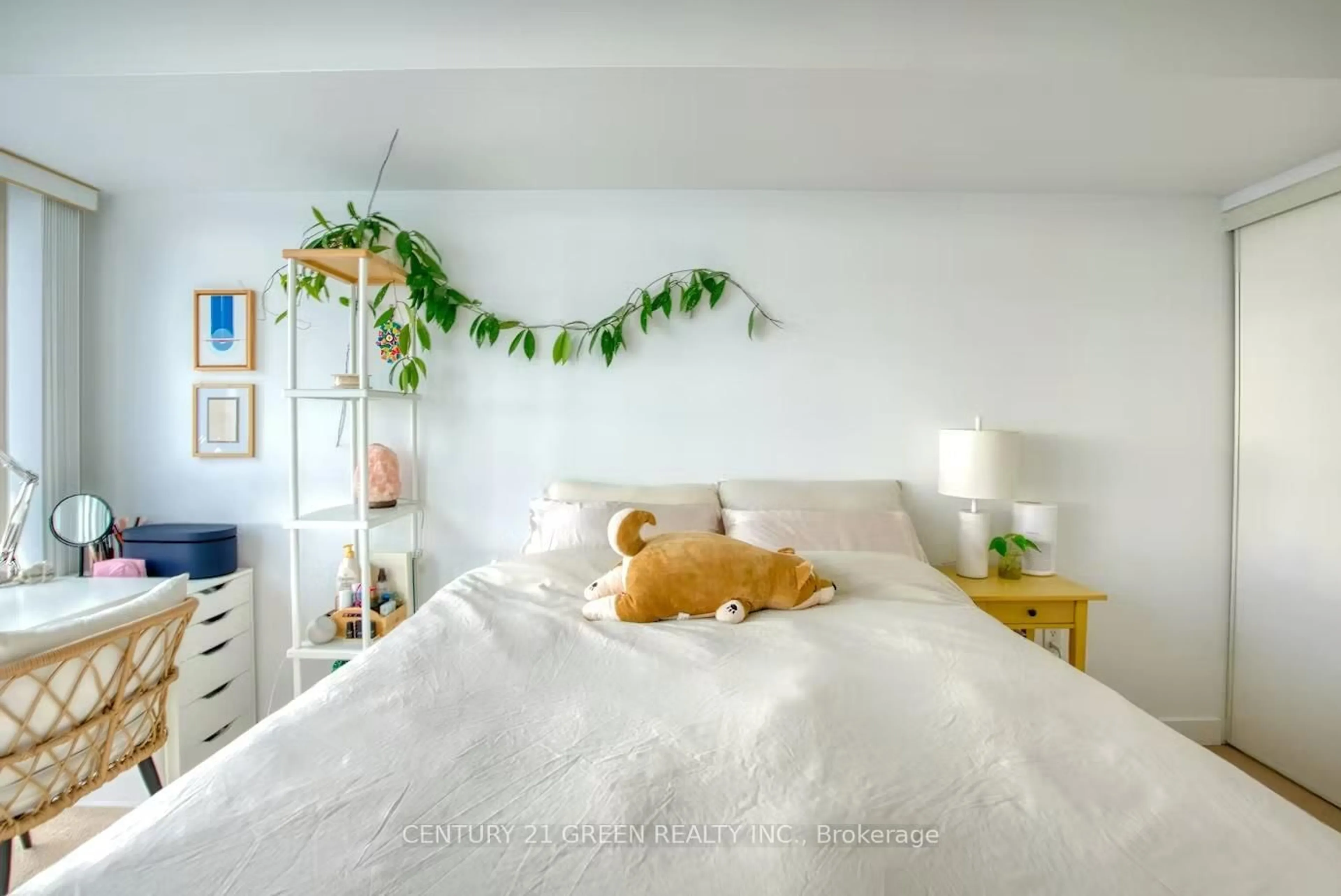 Bedroom with bed, unknown for 15 Iceboat Terr #2308, Toronto Ontario M5V 4A5