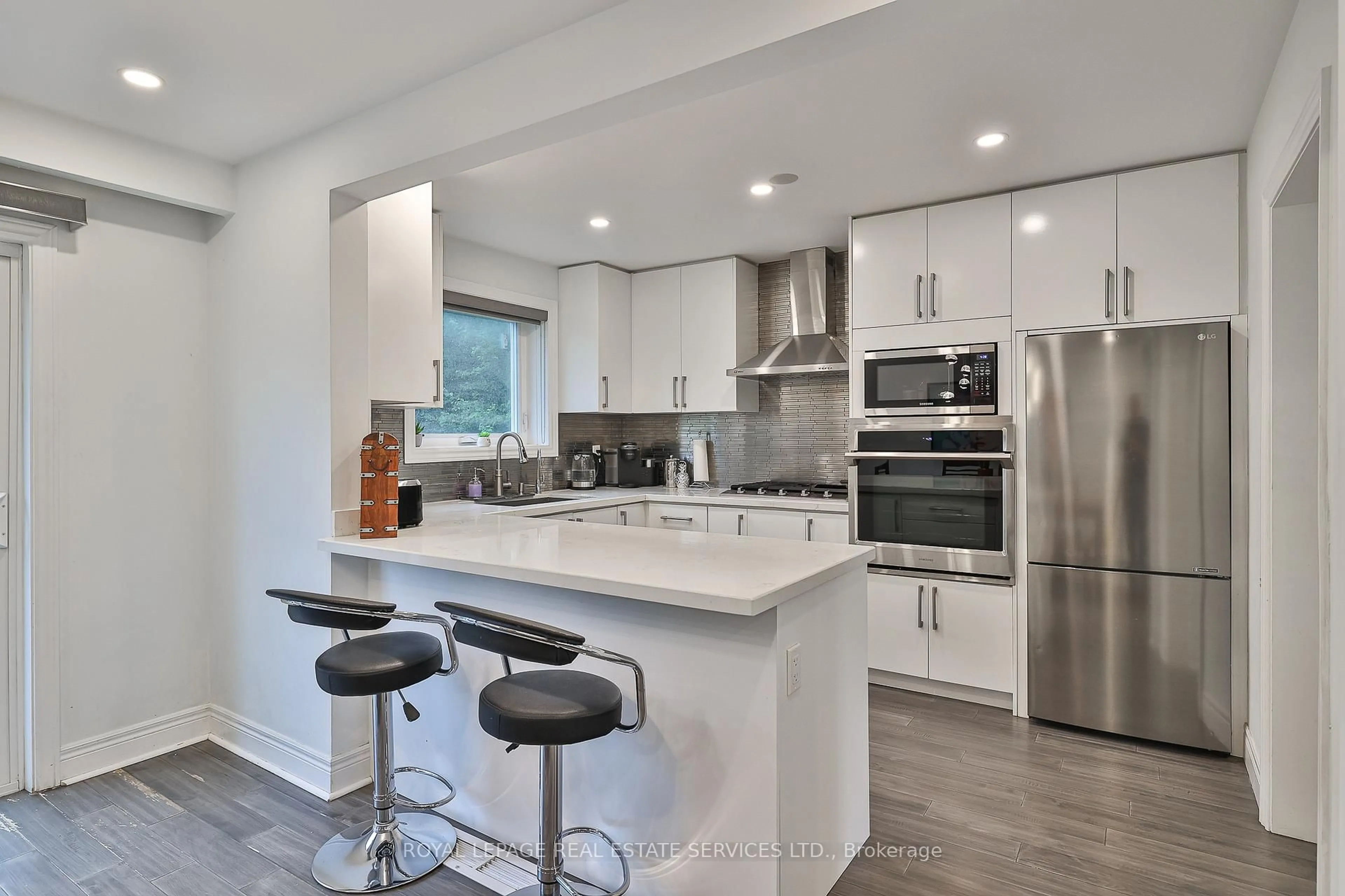 Open concept kitchen, ceramic/tile floor for 224 Overbrook Pl, Toronto Ontario M3H 4R6