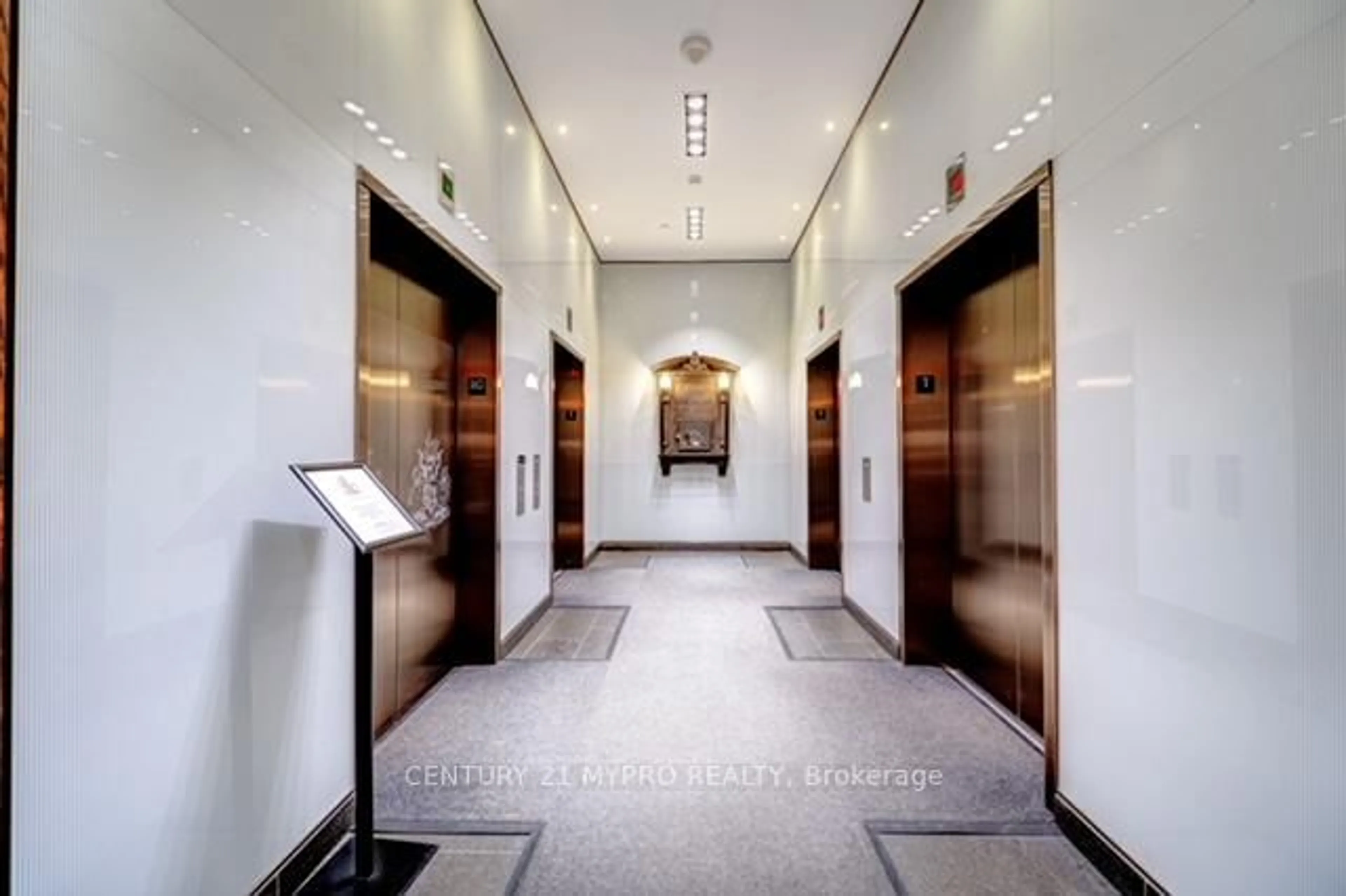 Indoor foyer for 426 University Ave #1705, Toronto Ontario M5G 1S9