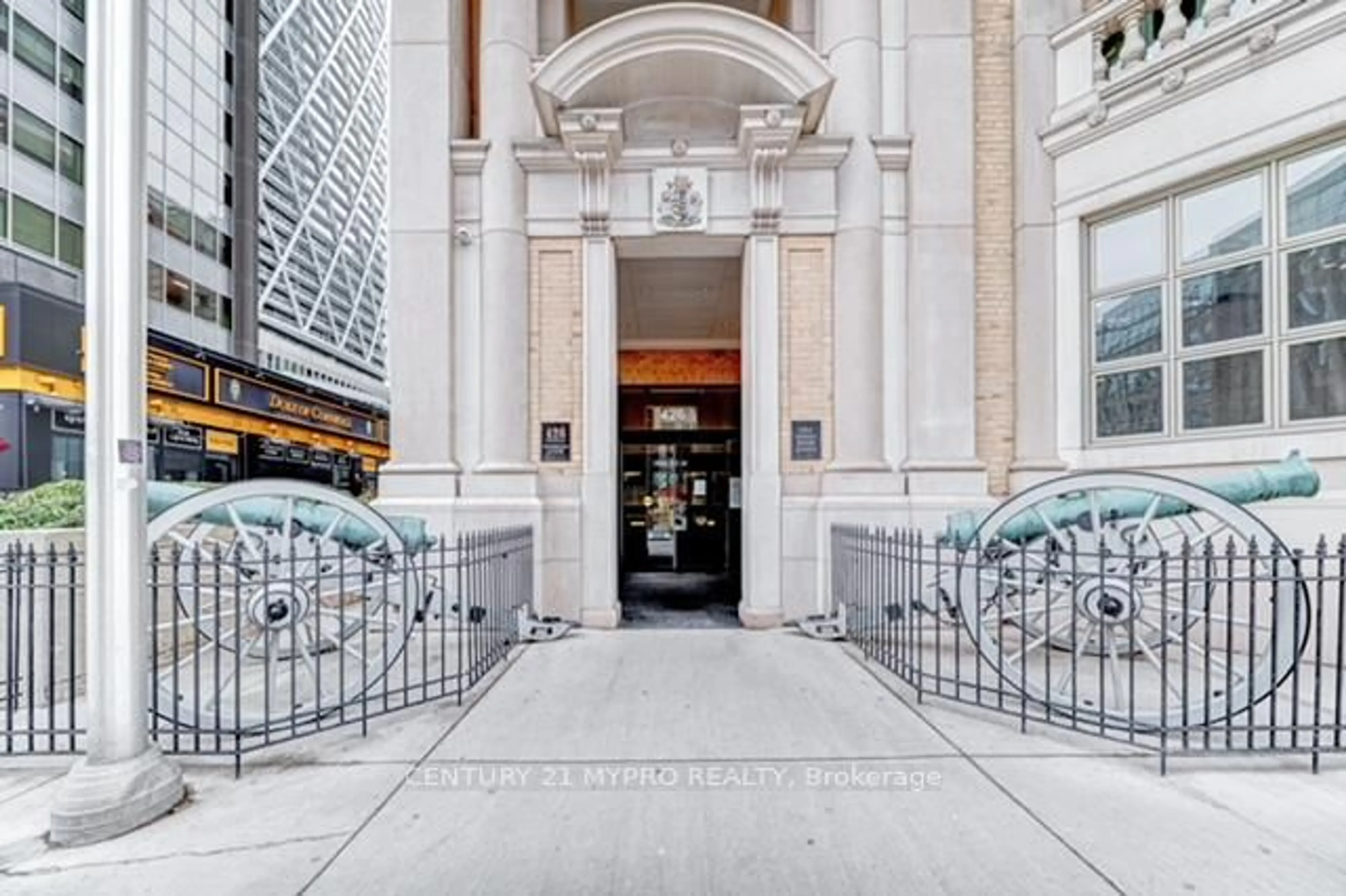 Lobby for 426 University Ave #1705, Toronto Ontario M5G 1S9