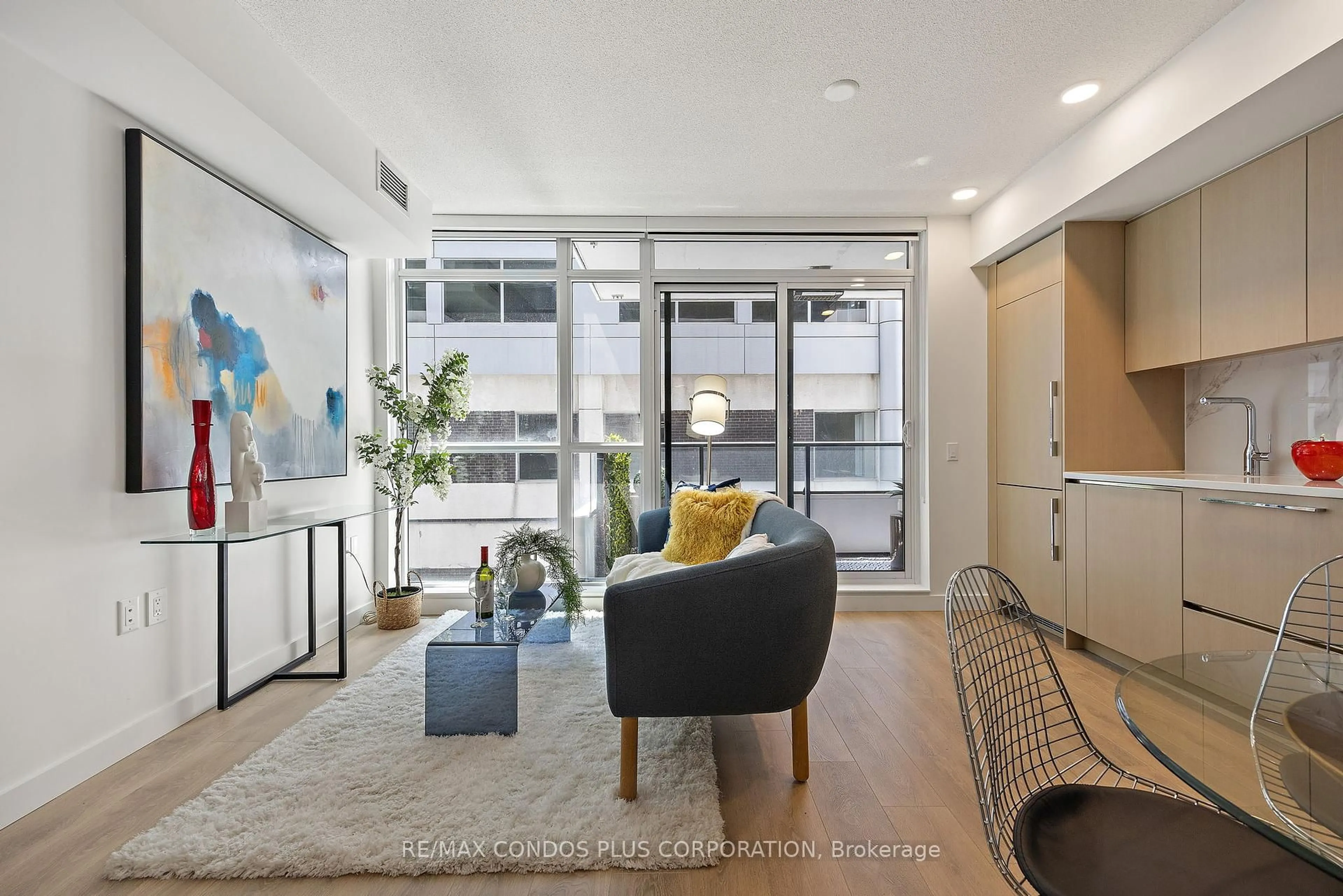 Living room with furniture, unknown for 38 Widmer St #810, Toronto Ontario M5V 0V7